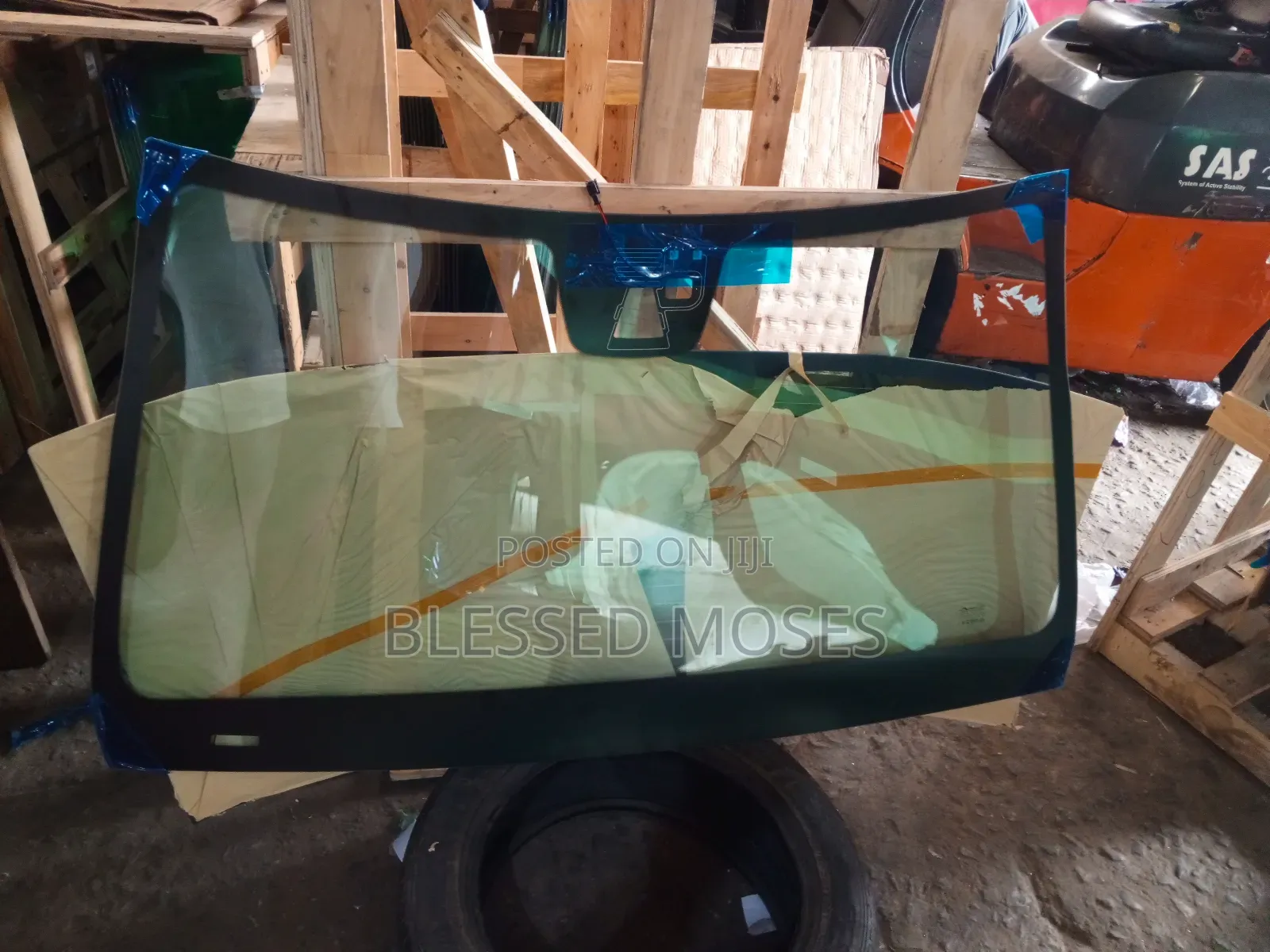 E350 2015 Couple Front Windscreen