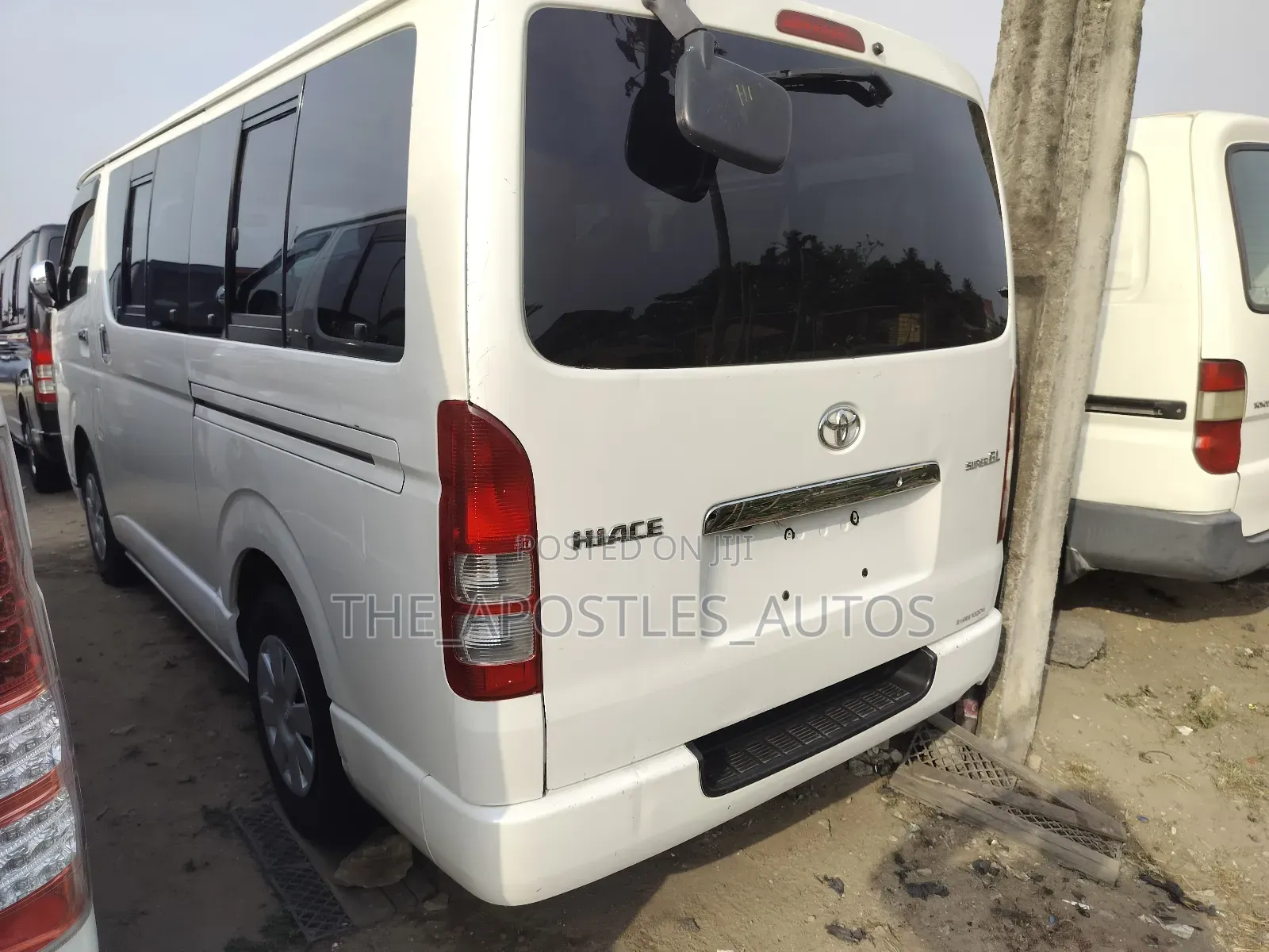 Toyota HiAce 2009 White