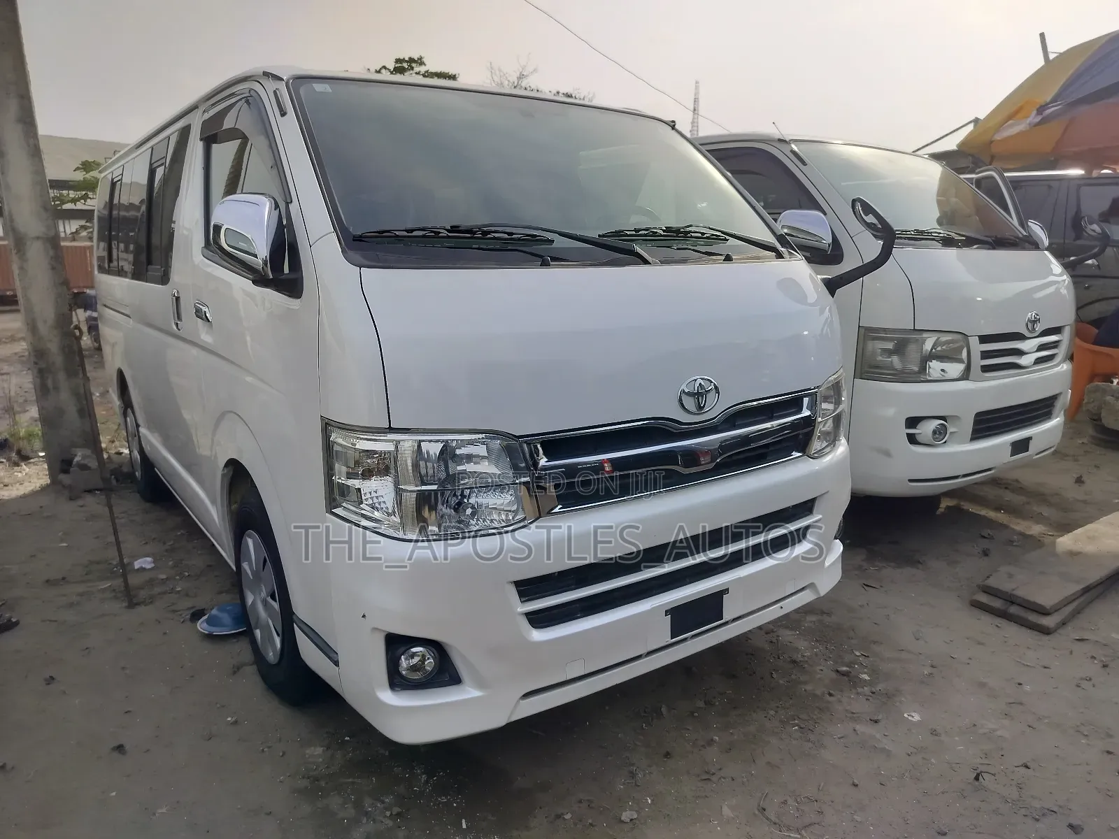 Toyota HiAce 2011 White