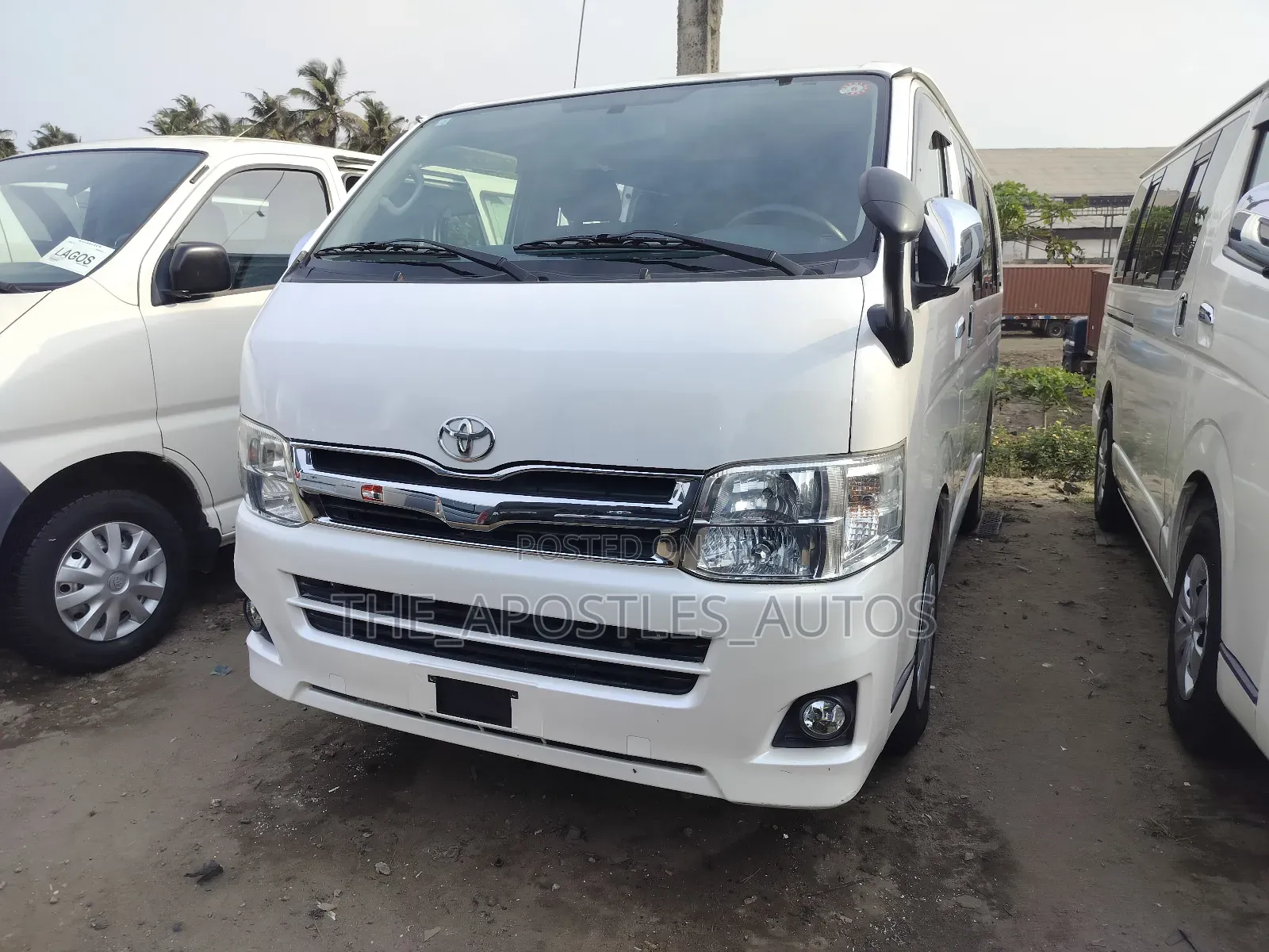 Toyota HiAce 2011 White