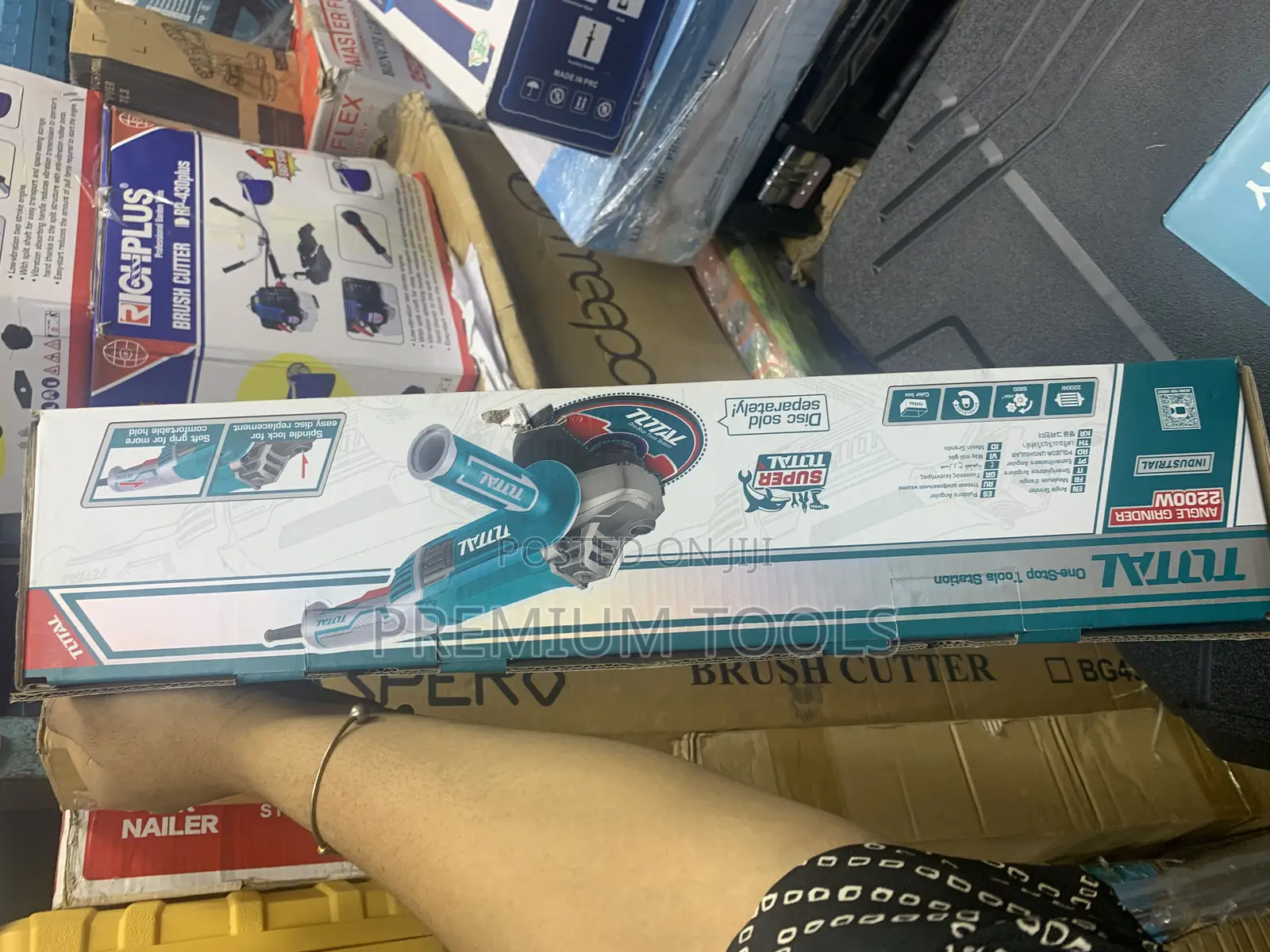 Total Angle Grinder 2200w