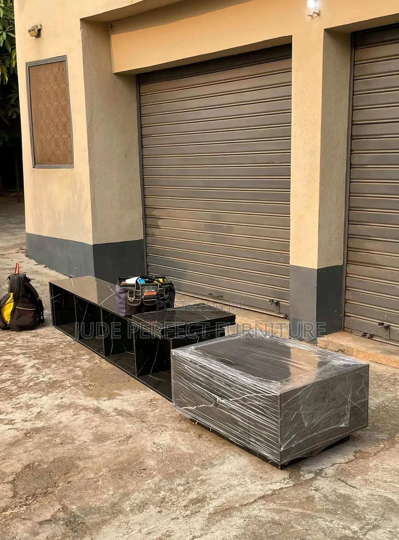 High Quality Tv Stand and Center Table