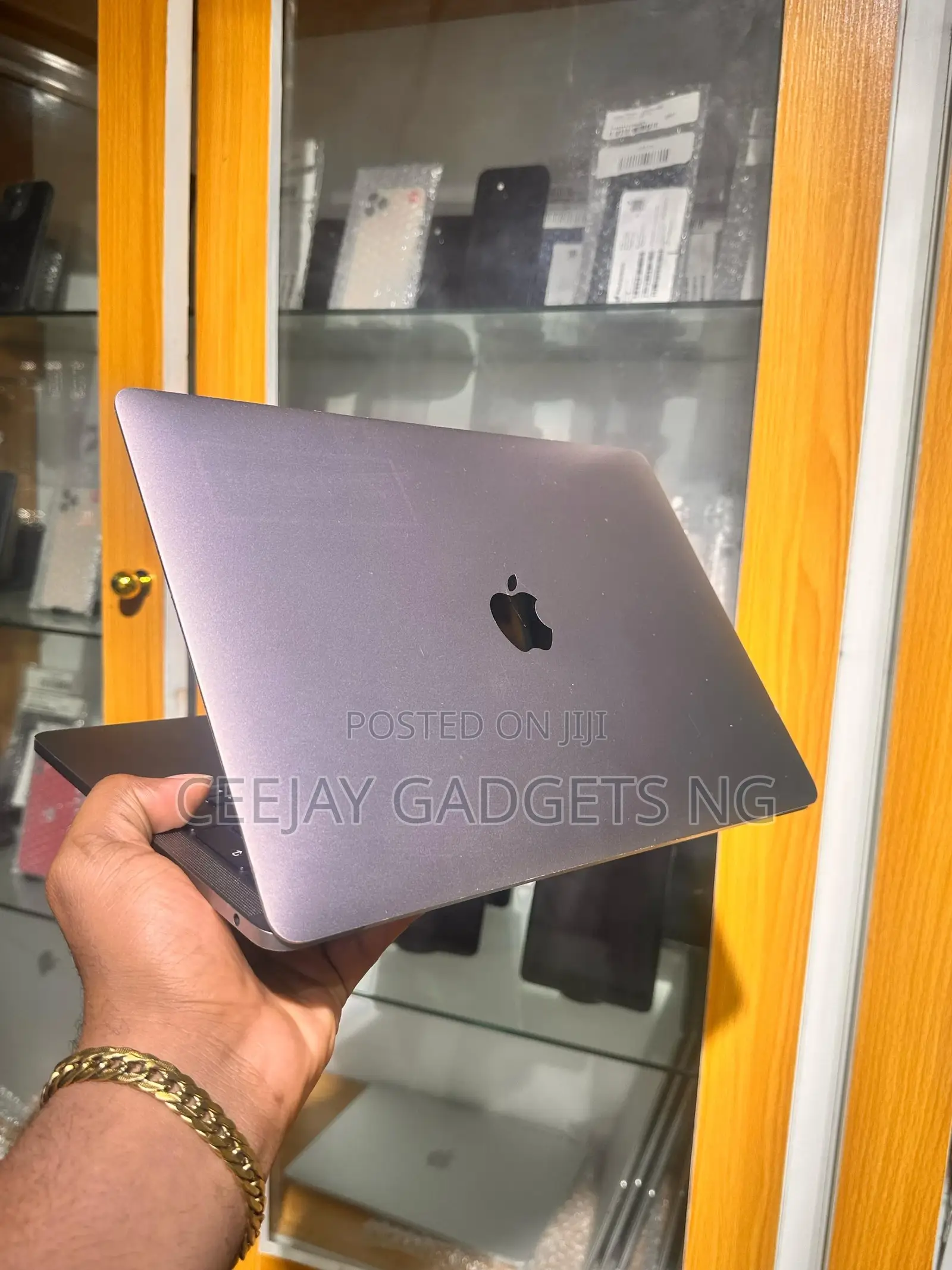 Laptop Apple MacBook Pro M1 8GB Apple M1 SSD 256GB