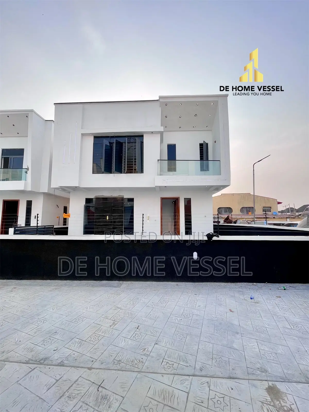 4bdrm Duplex in Idado for sale