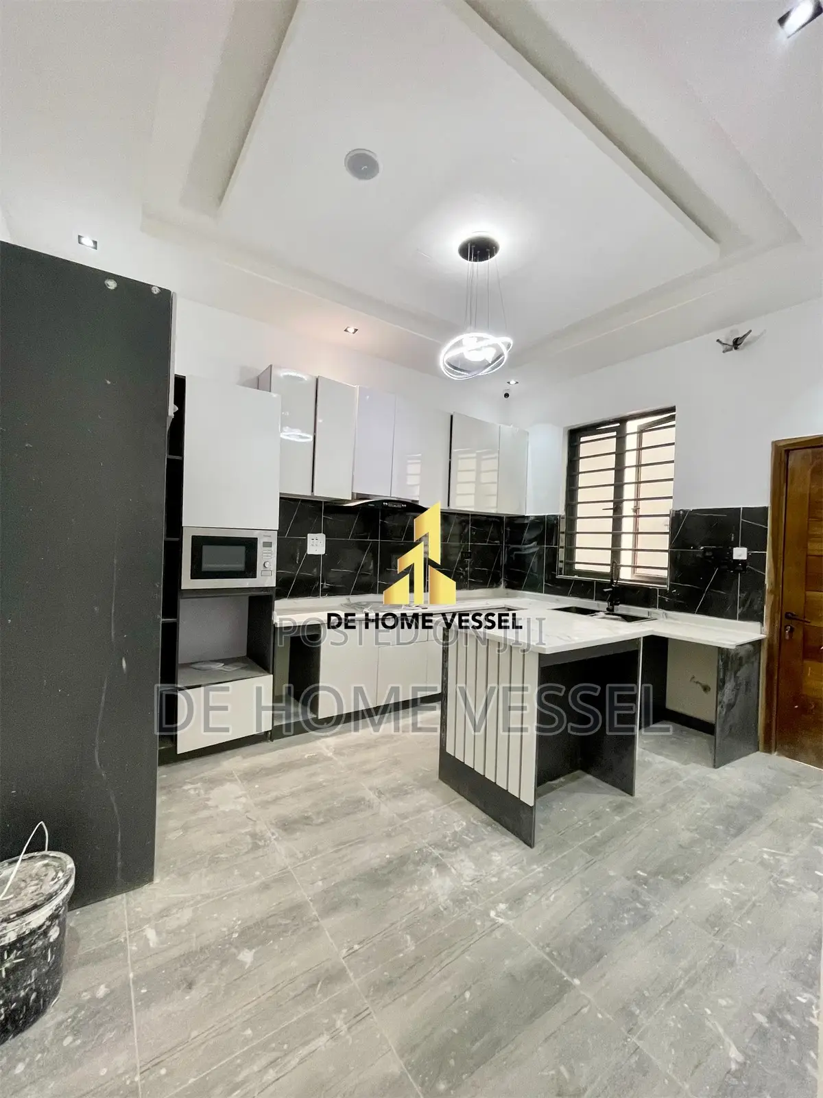 4bdrm Duplex in Idado for sale
