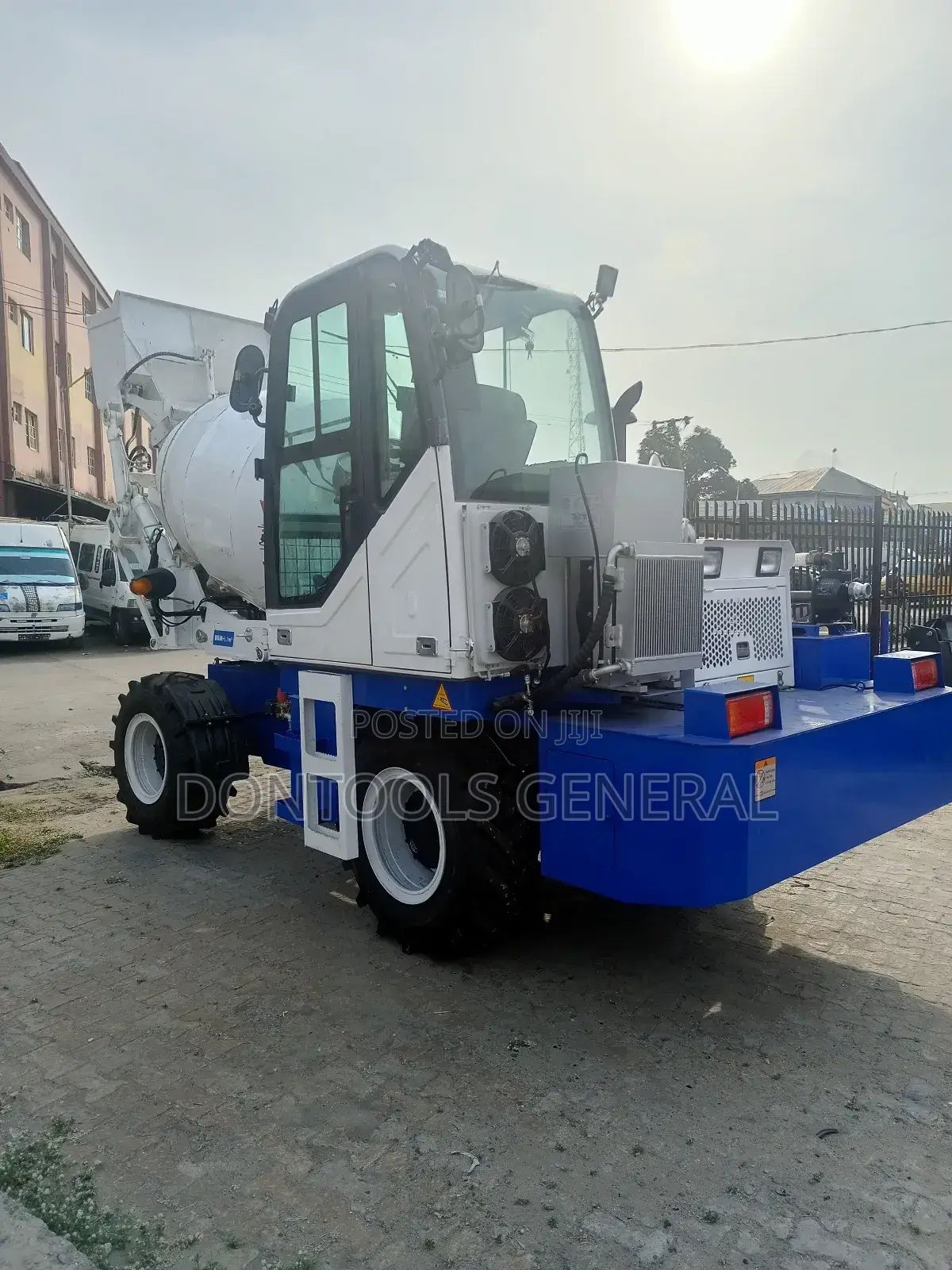 Mobile Self-Loading Concrete Mixer