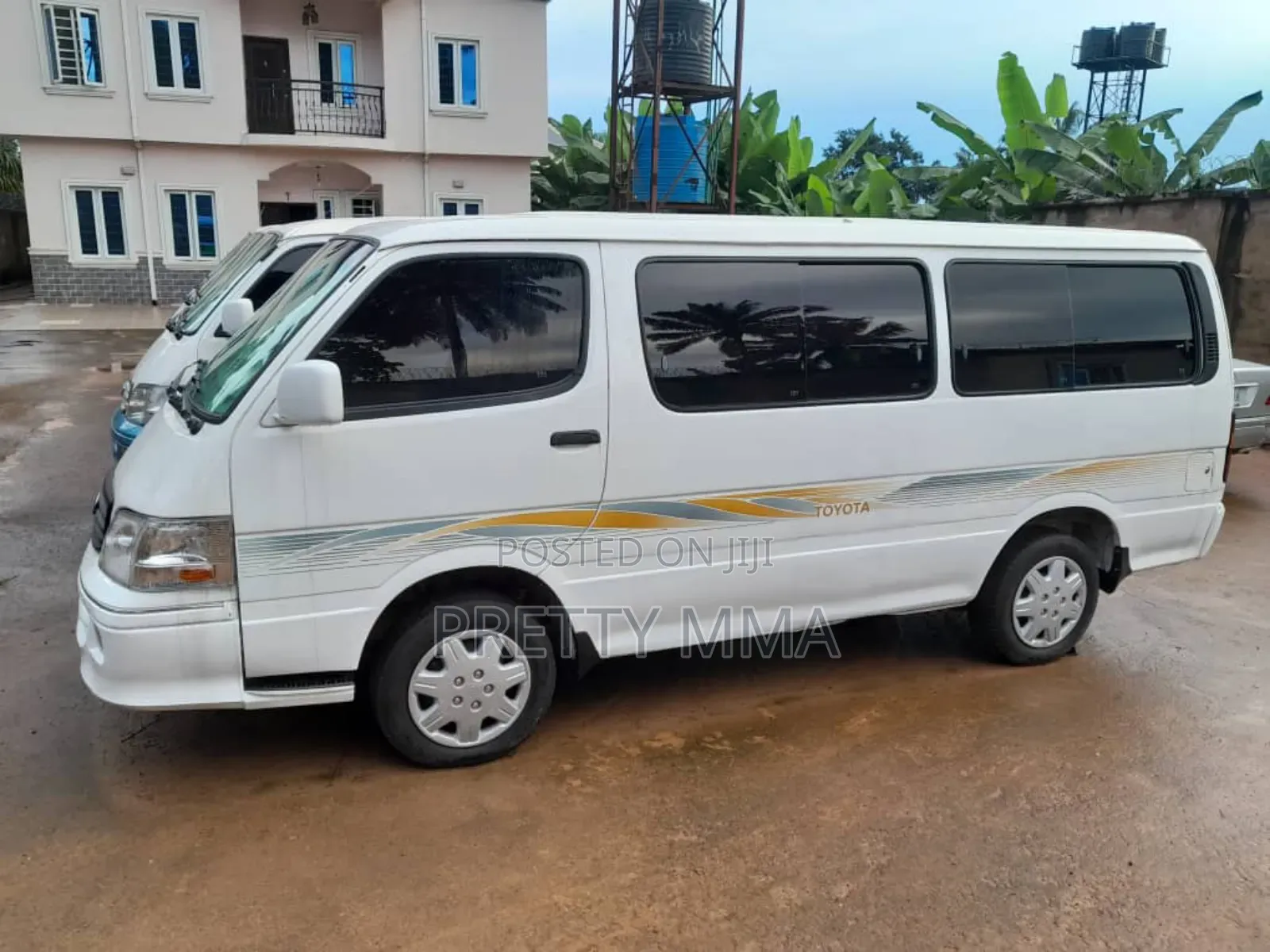 Toyota HiAce 2004 White