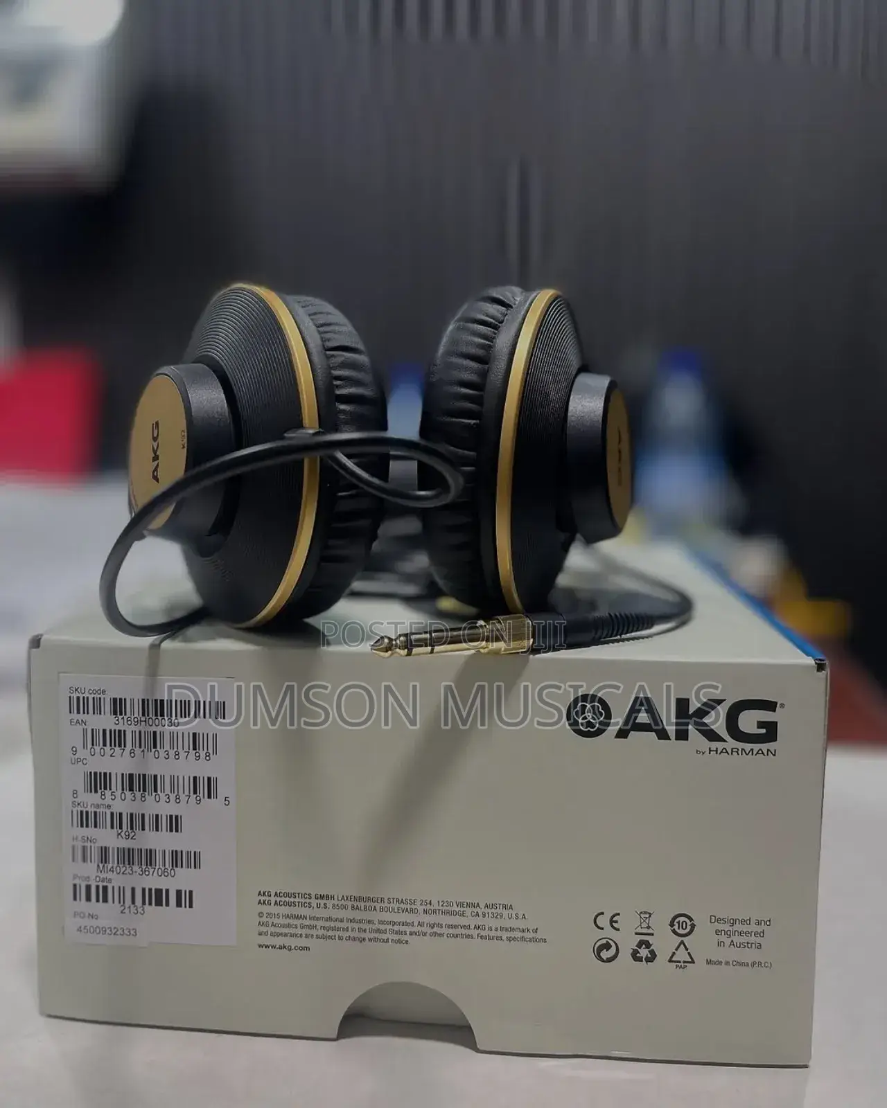 AKG Studio Headphone Closed-Back