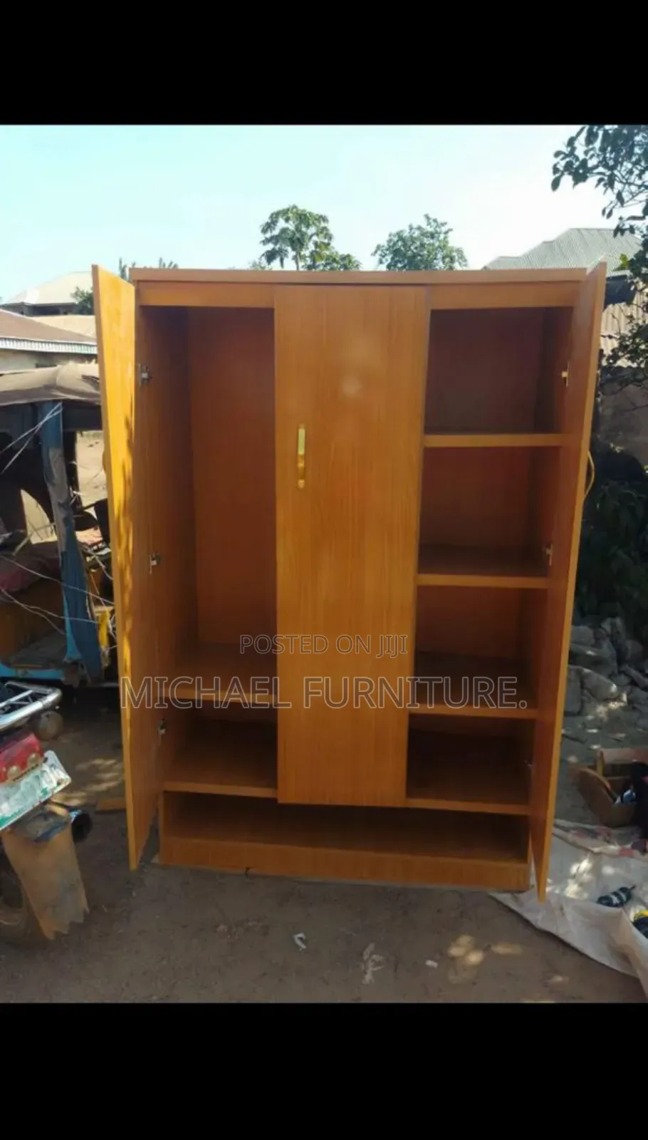 High Class Strong And Well Furnished 4x6 Wardrobe