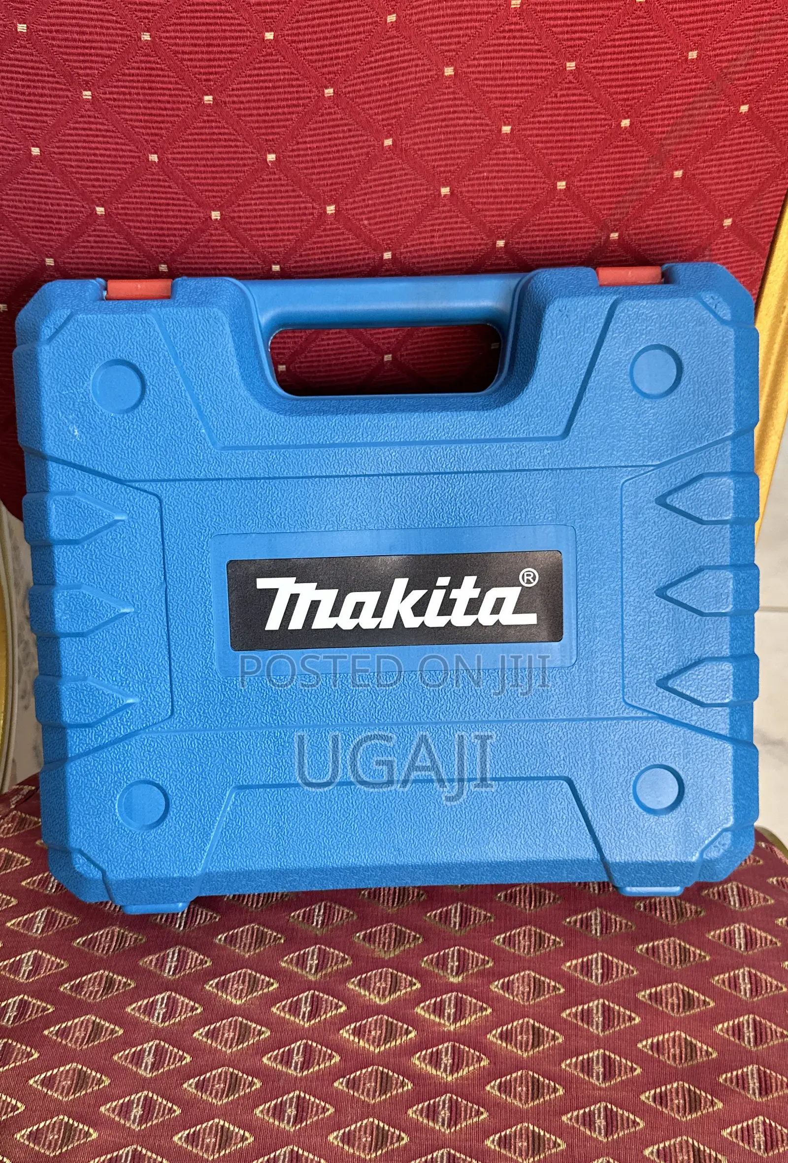 Makita Screw Machine