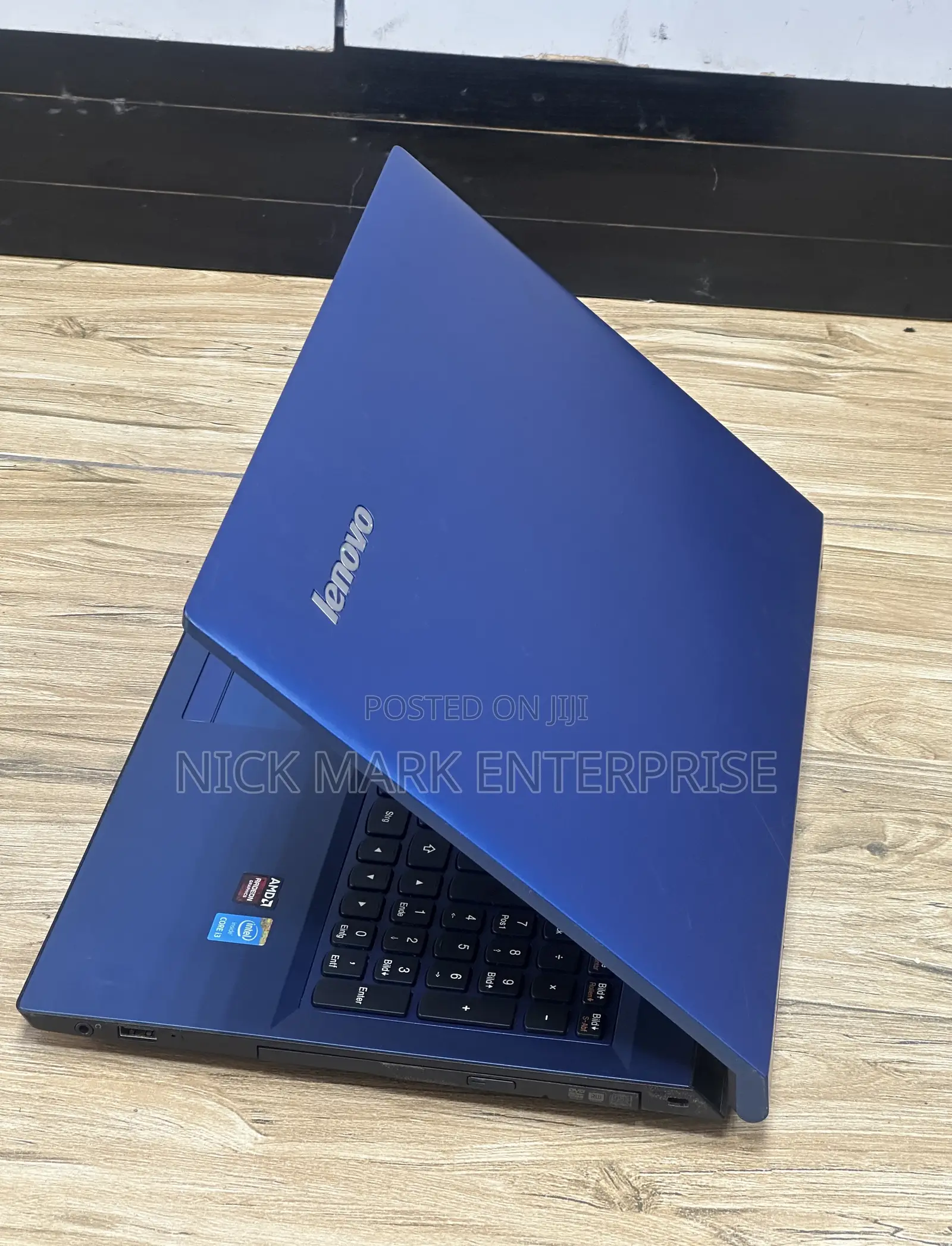 Laptop Lenovo IdeaPad 300 8GB Intel Core i3 HDD 500GB