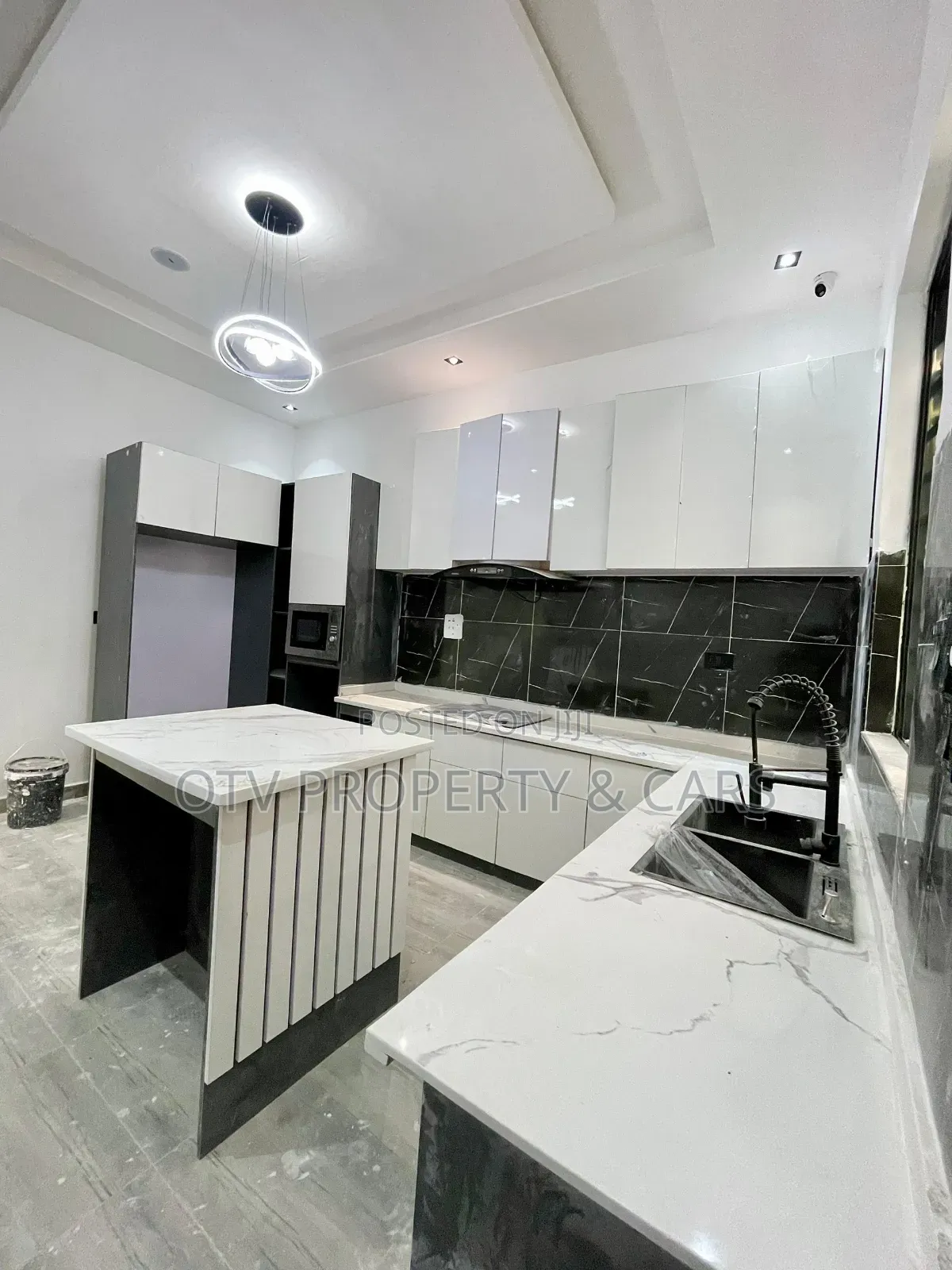 Furnished 5bdrm Duplex in Ajah for sale