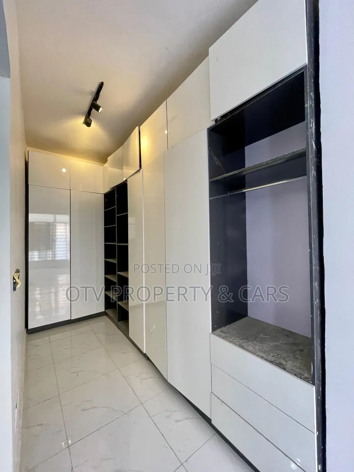 Furnished 5bdrm Duplex in Ajah for sale