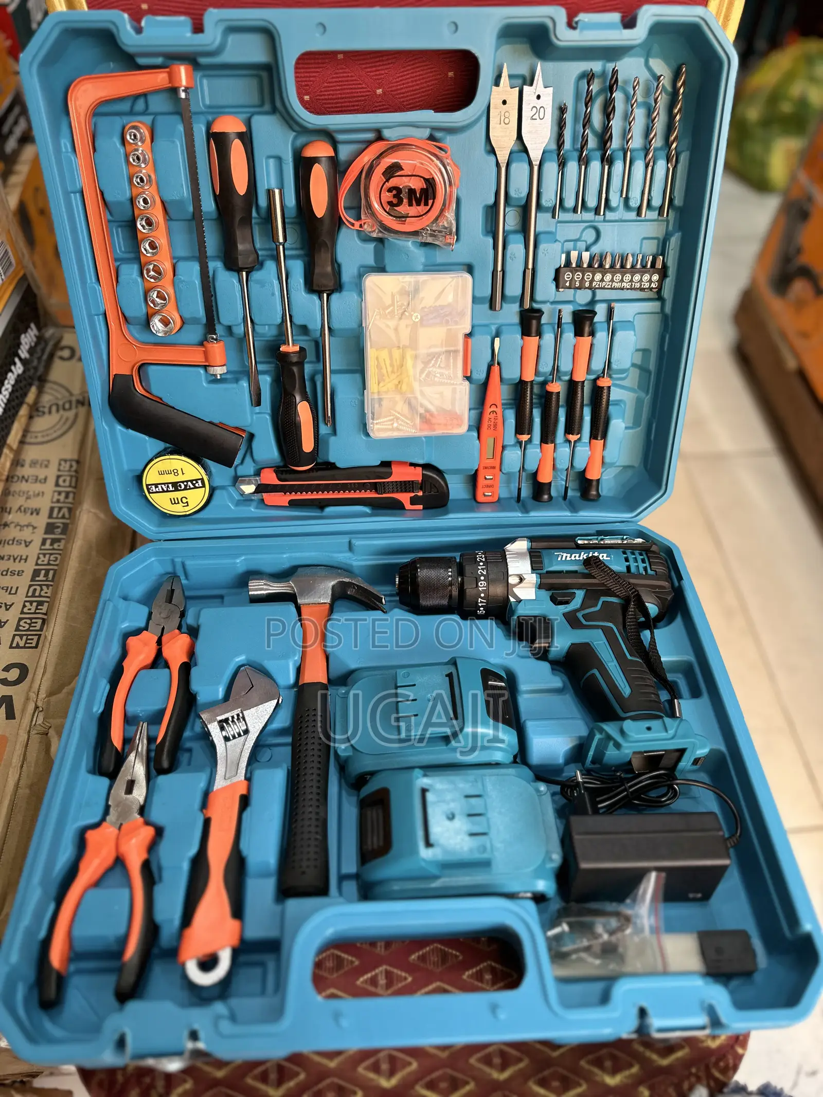 Makita Impact Screw Machine With Full Tool Set