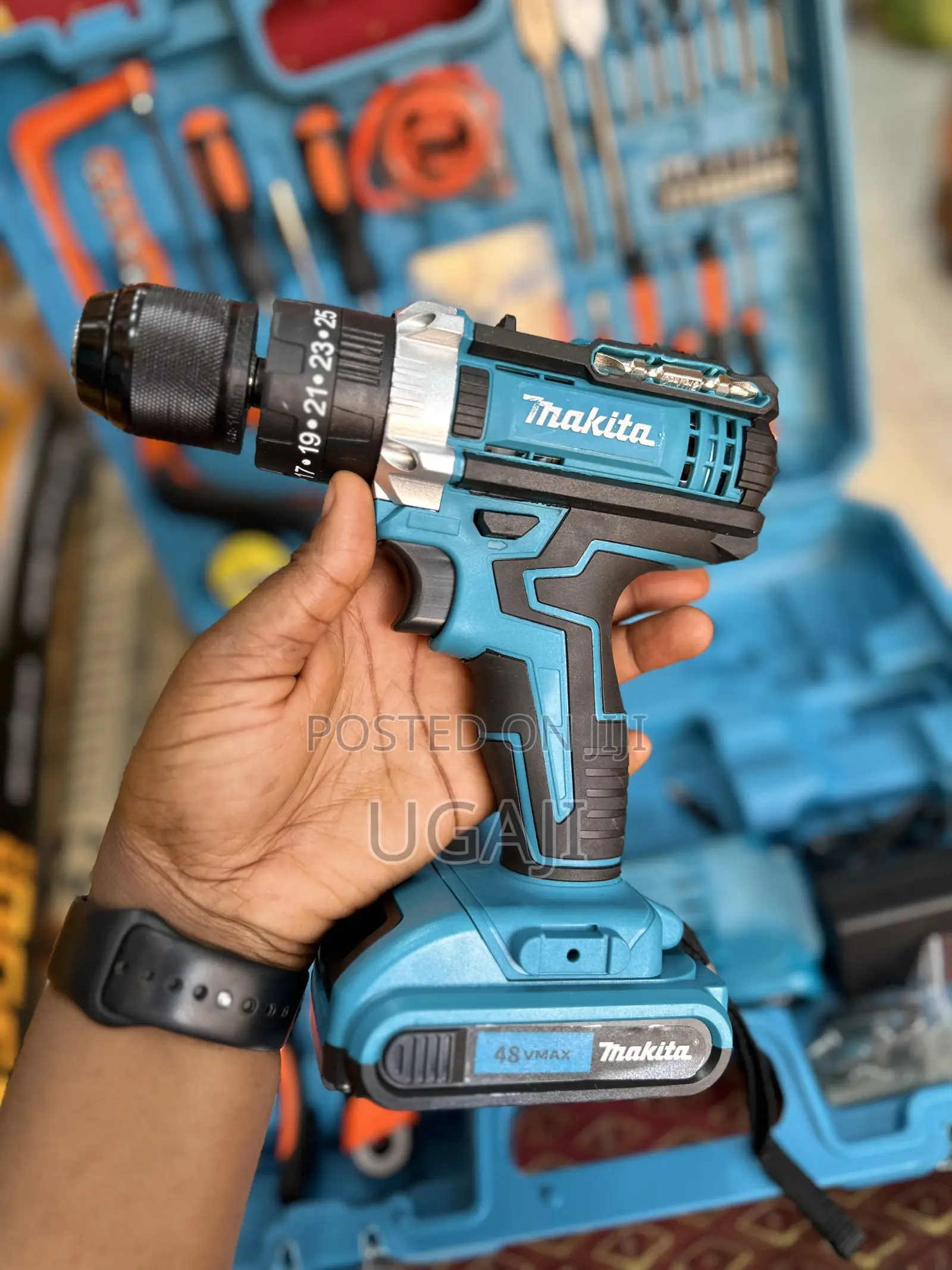 Makita Impact Screw Machine With Full Tool Set