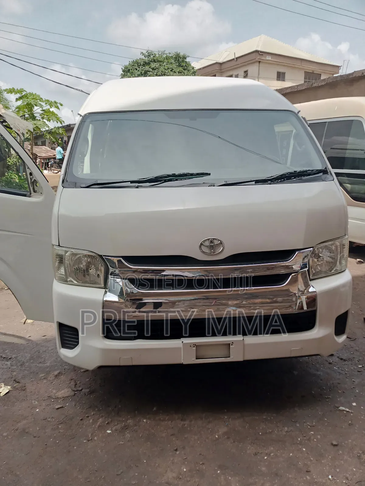 Toyota HiAce 2018 White
