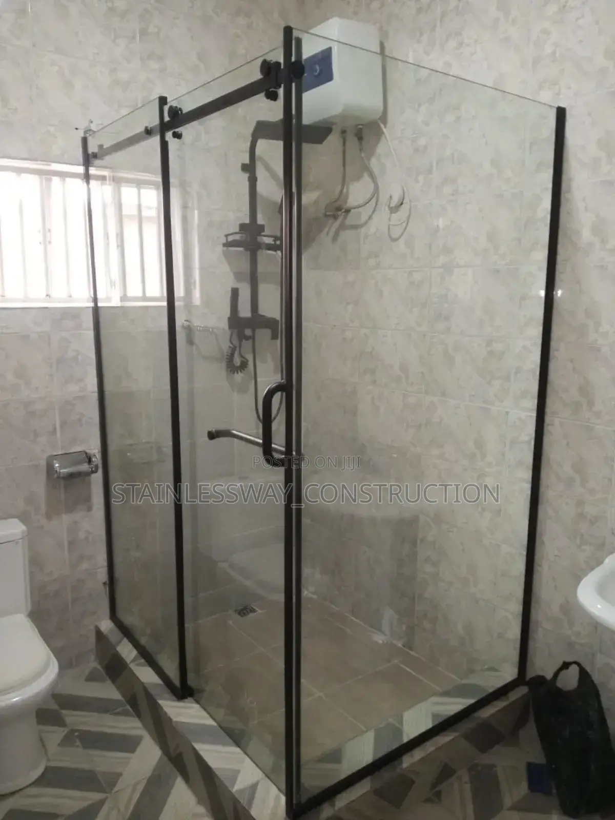 Pureshowercubiclehydromystiquespace