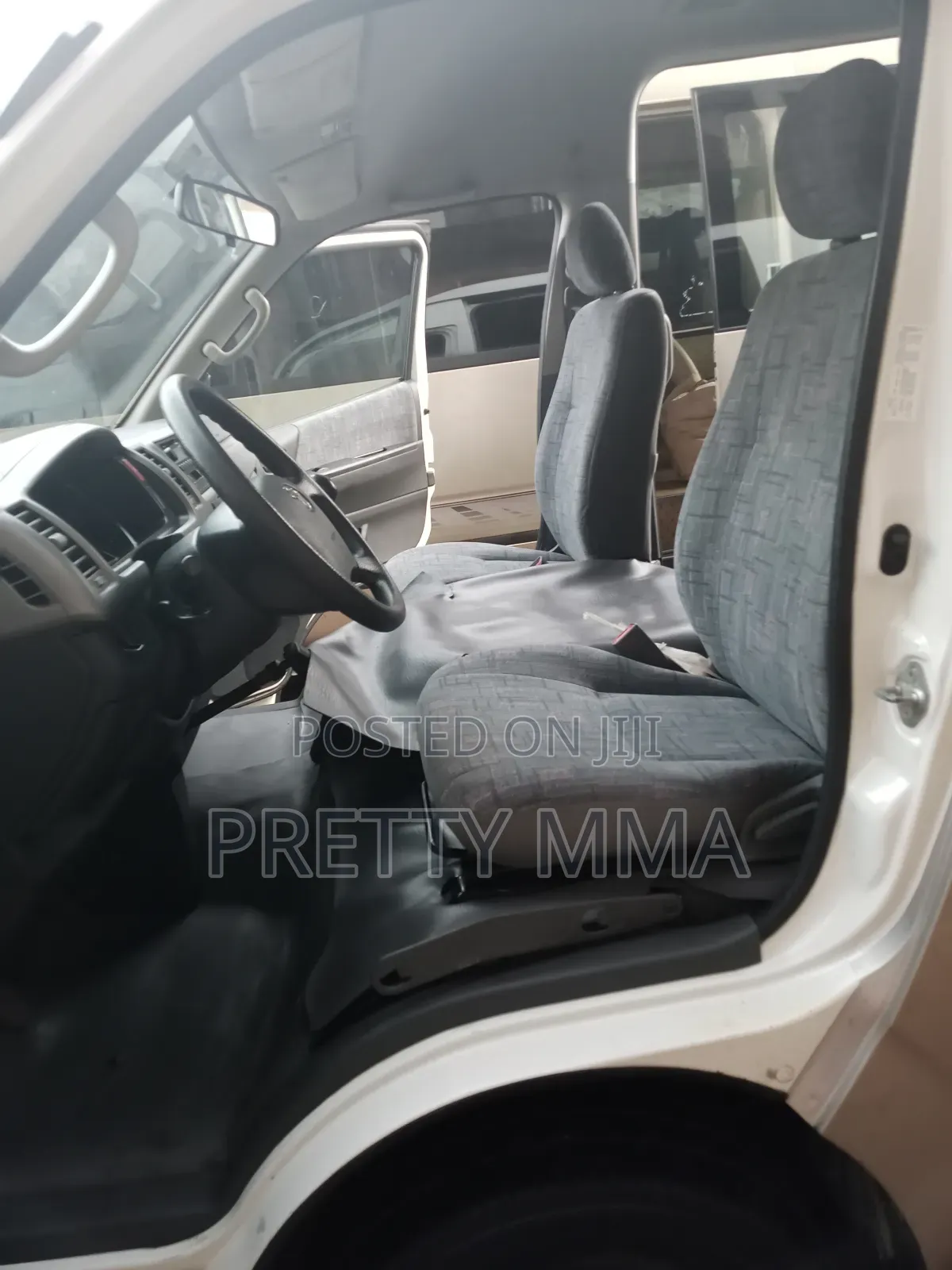 Toyota HiAce 2018 Beige