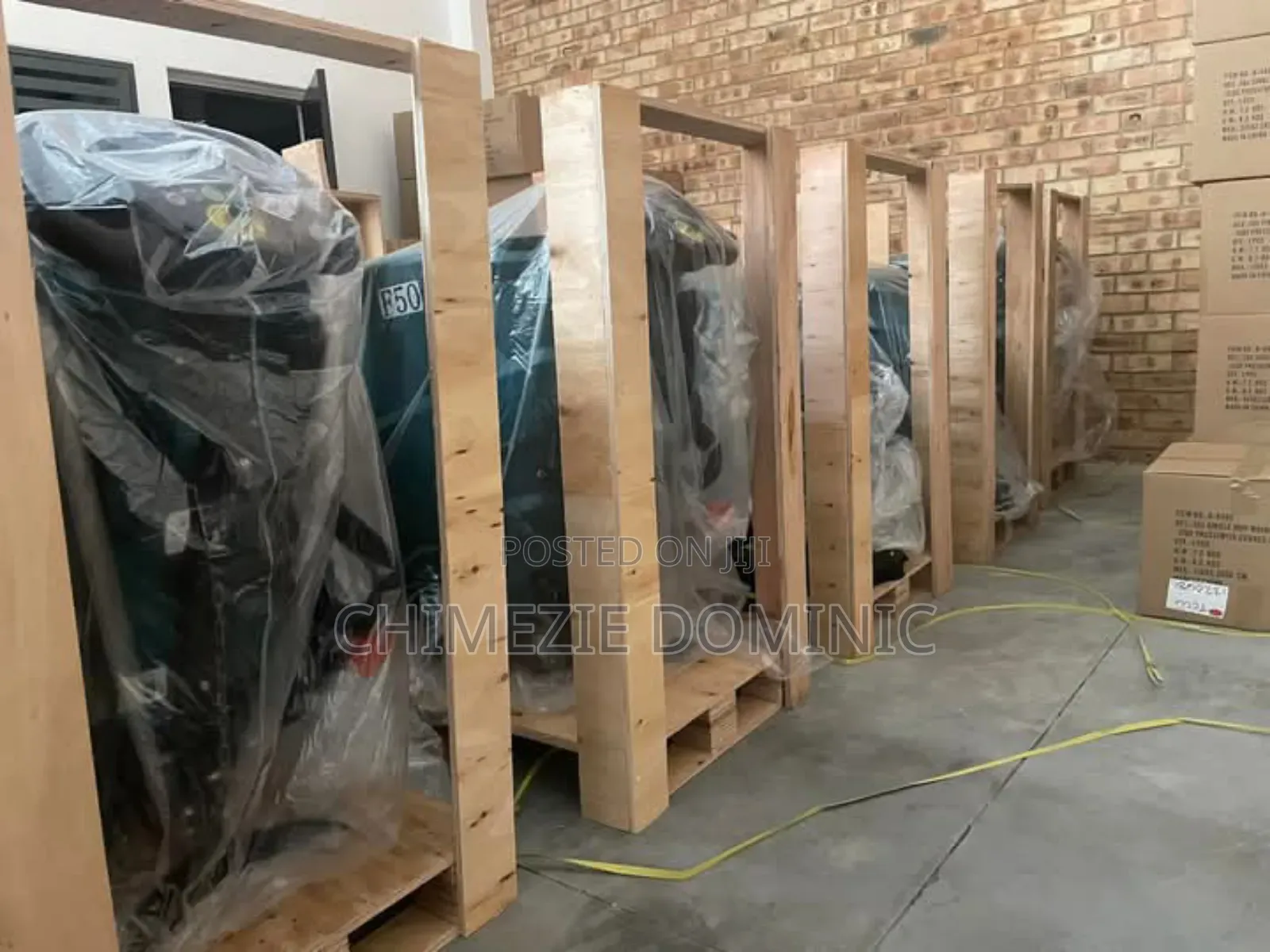 Automatic Floor Scrubber and Dryer