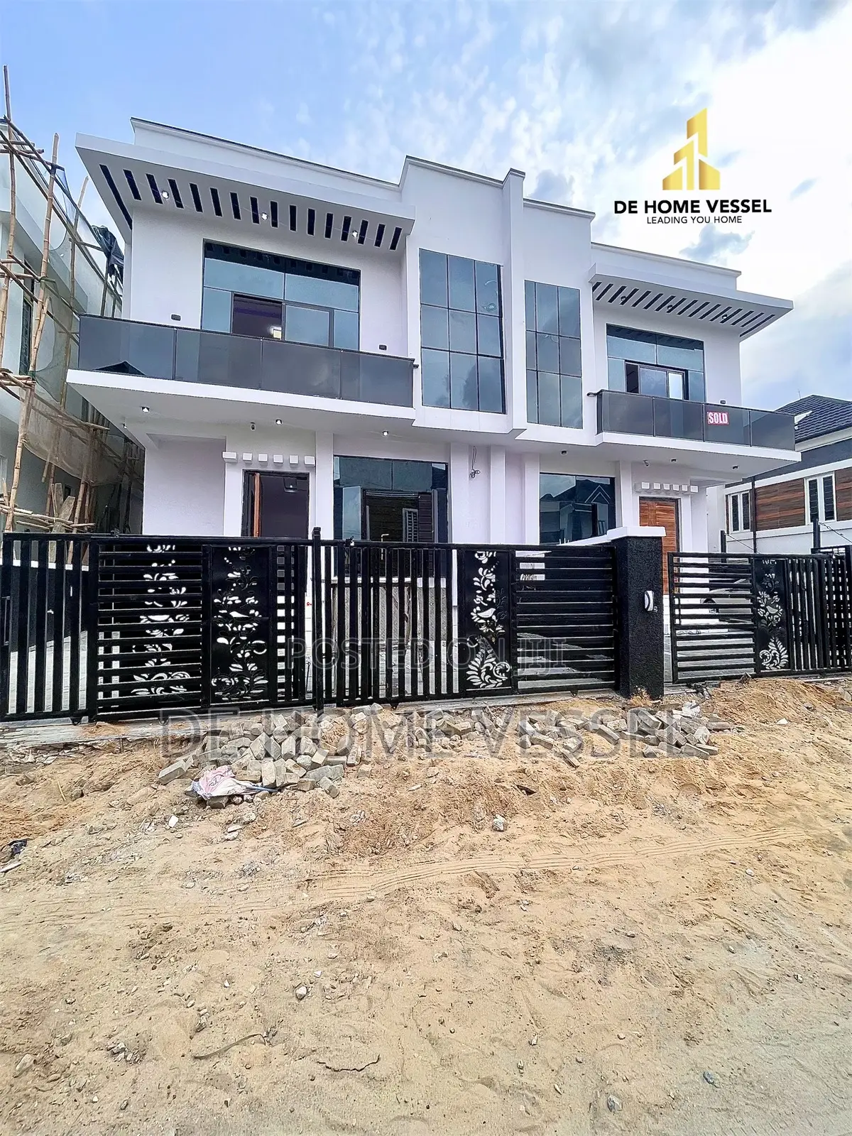 4bdrm Duplex in Ikota for sale