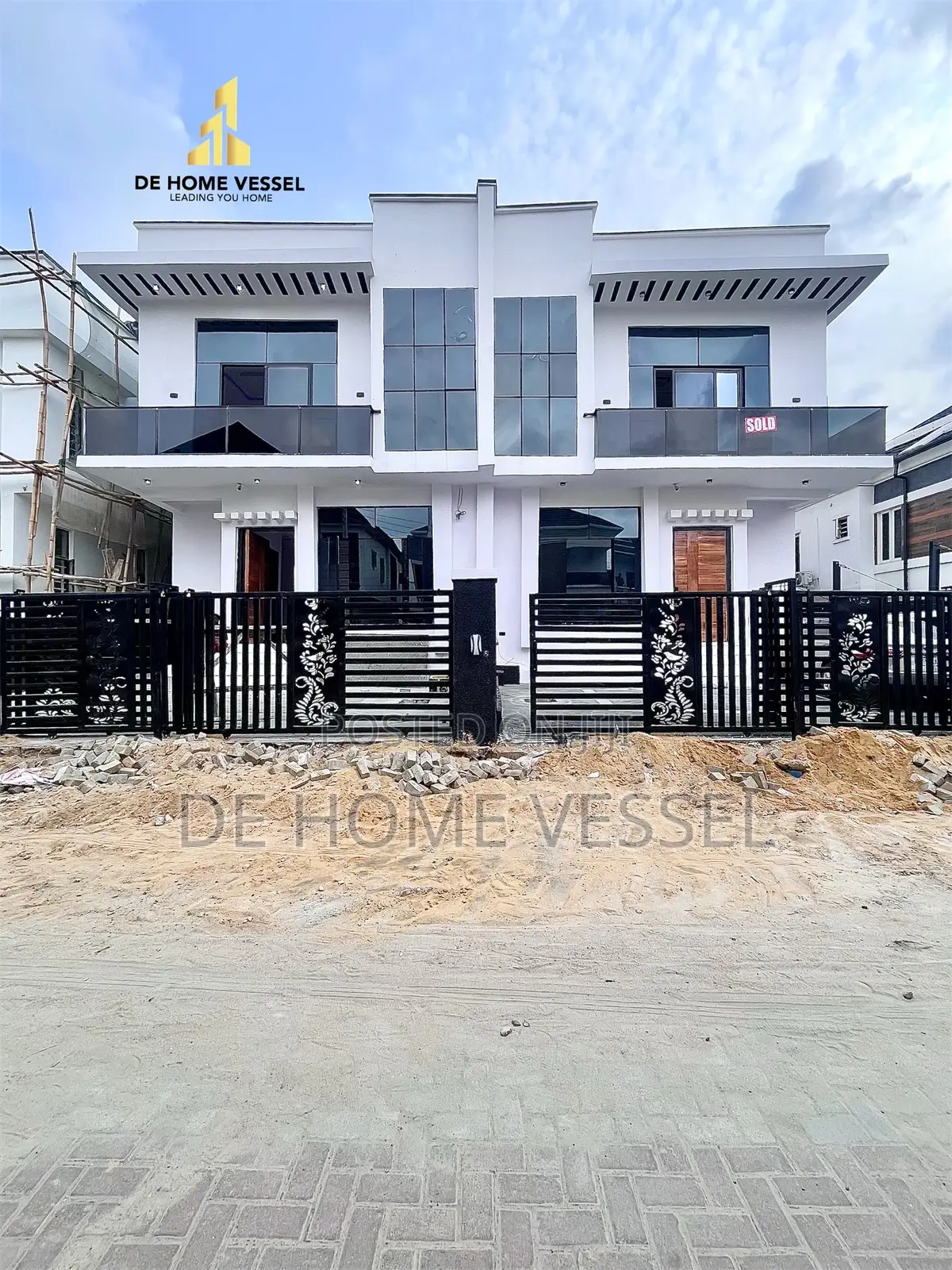 4bdrm Duplex in Ikota for sale