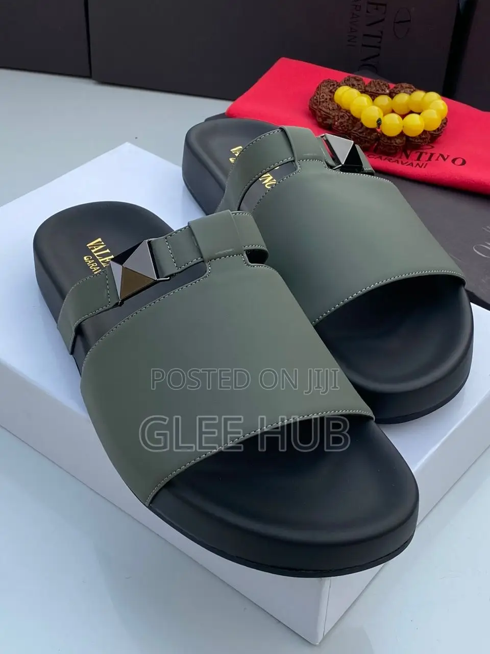 Valentino Slides