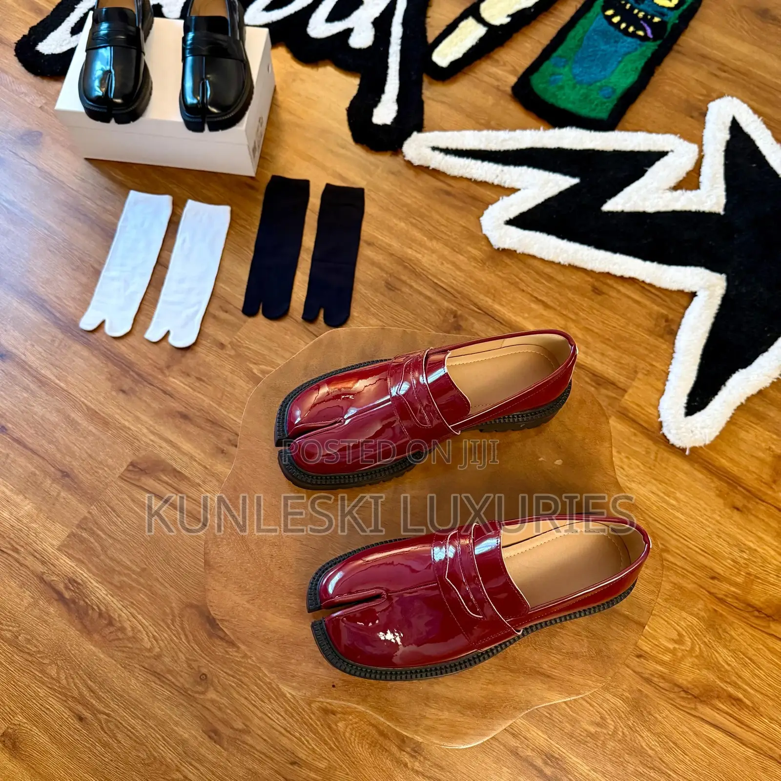 The Tabi Patent Leather Polished Split-Toe Lace Up Shoe