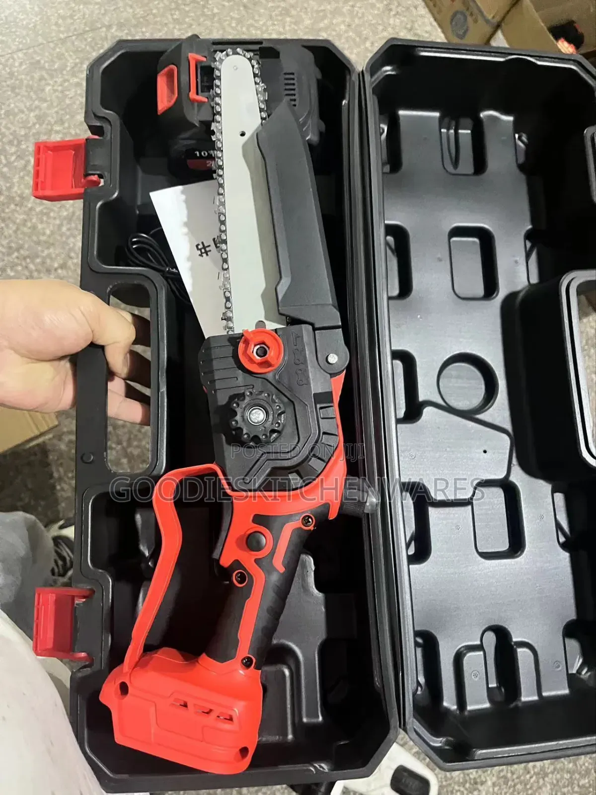 Rechargeable Chainsaw