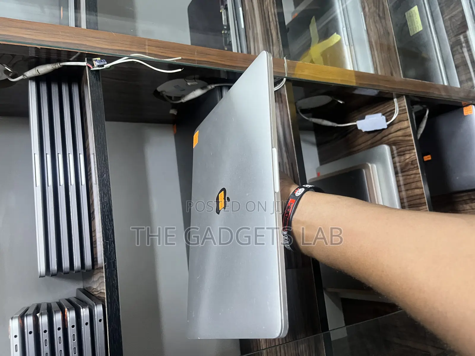 Laptop Apple MacBook Pro 2020 M1 8GB Apple M1 SSD 256GB