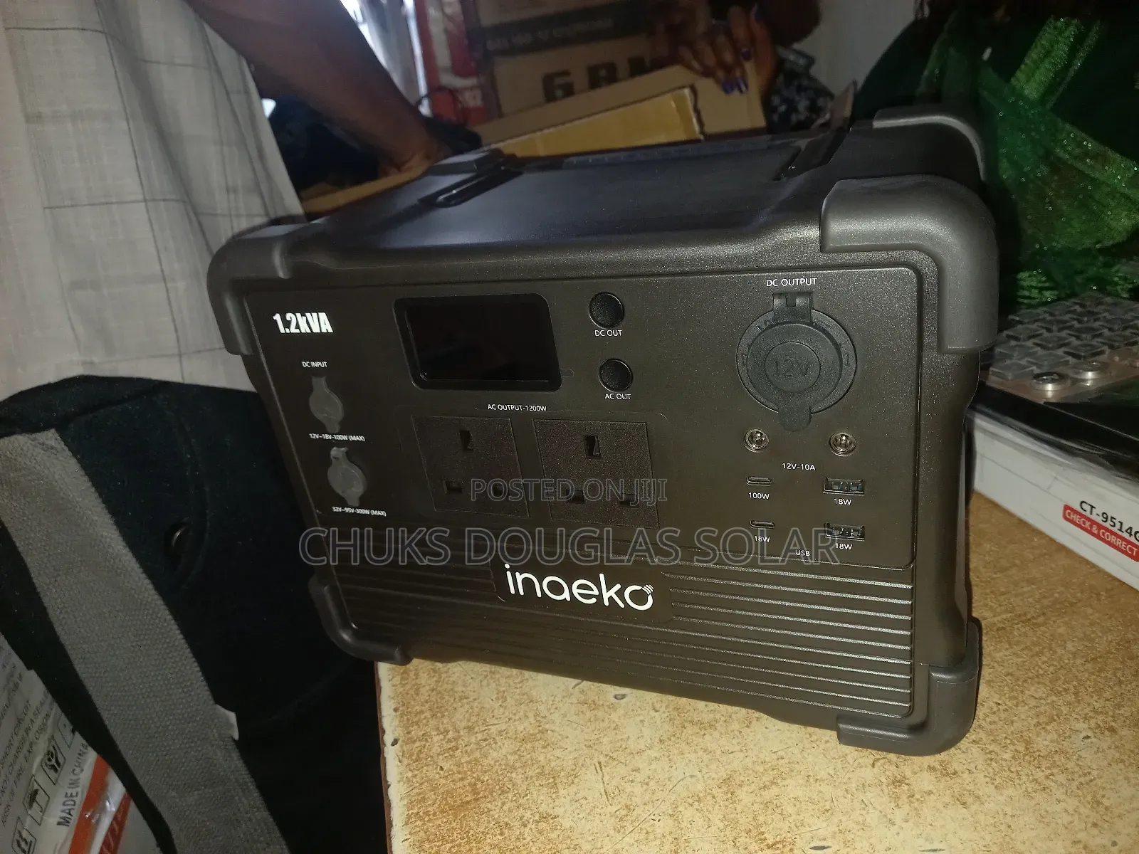 1200w Inaeko Solar Generator