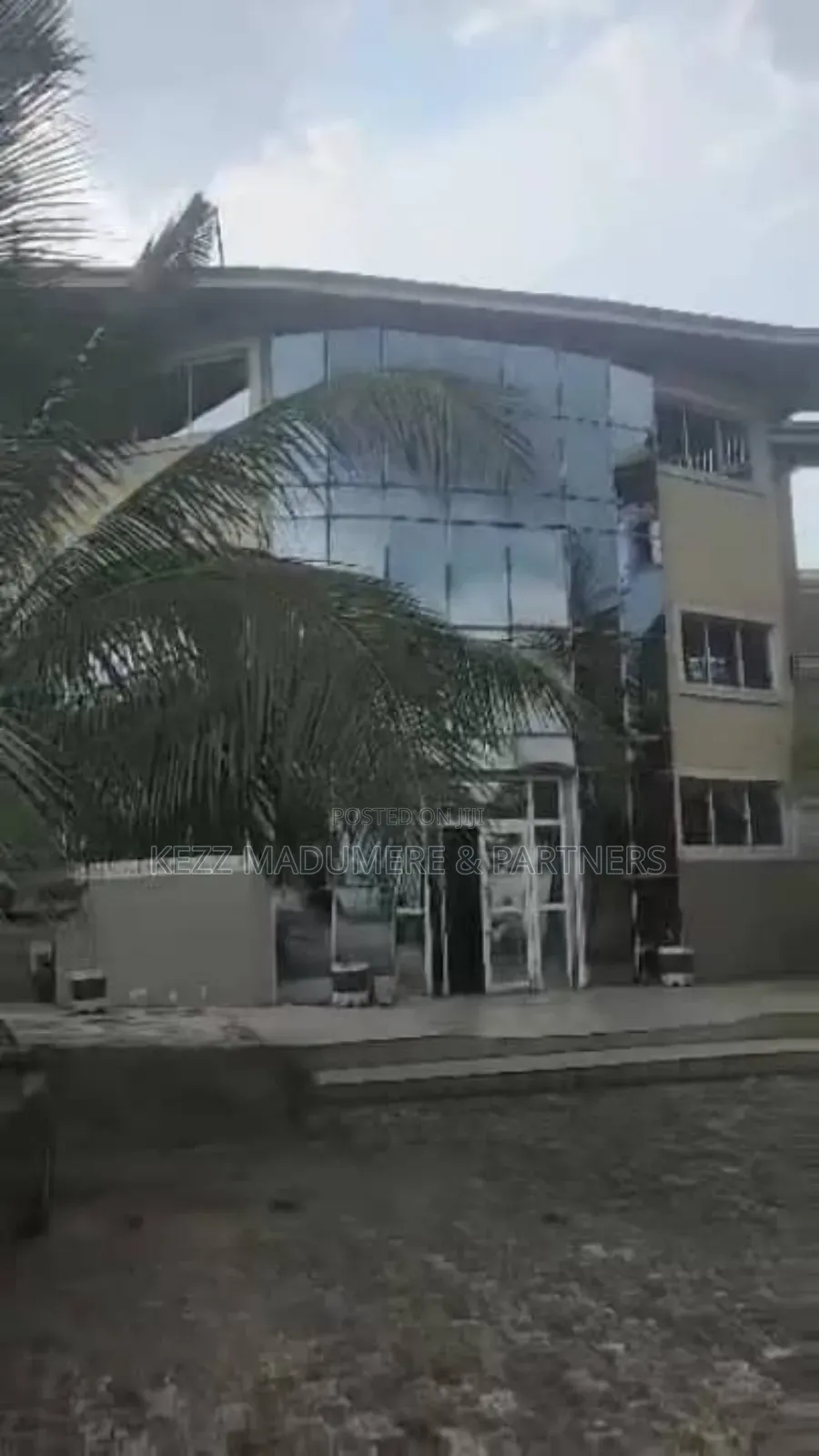 For Sale:Purposefully Built Well Equipped Hospital at Gra,Ph