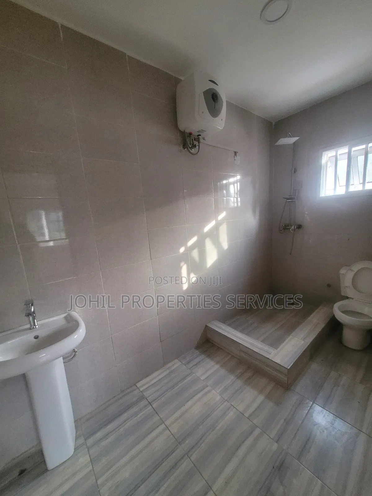 2bdrm Block of Flats in Wuse 2 for rent