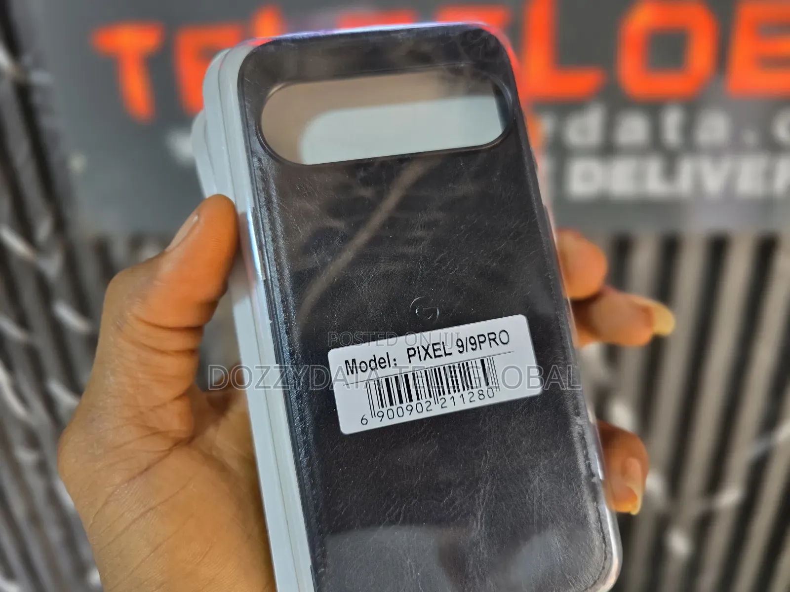 Google Pixel 9/9 Pro Leather Case (Black and Brown)