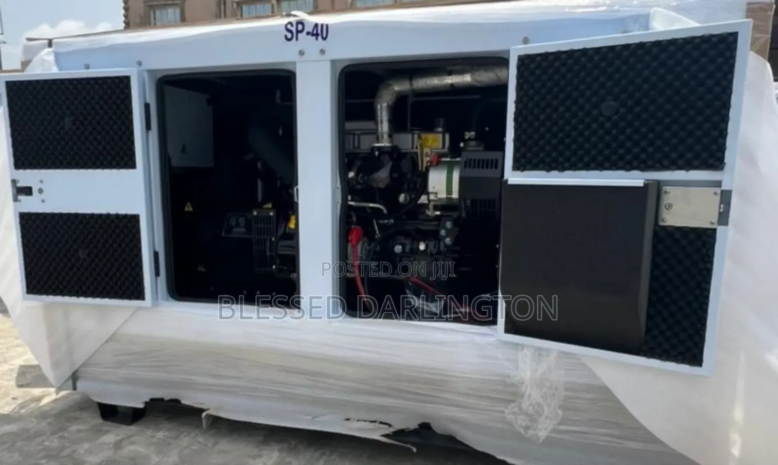 40kva England Warranty Soundproof Perkins Generator