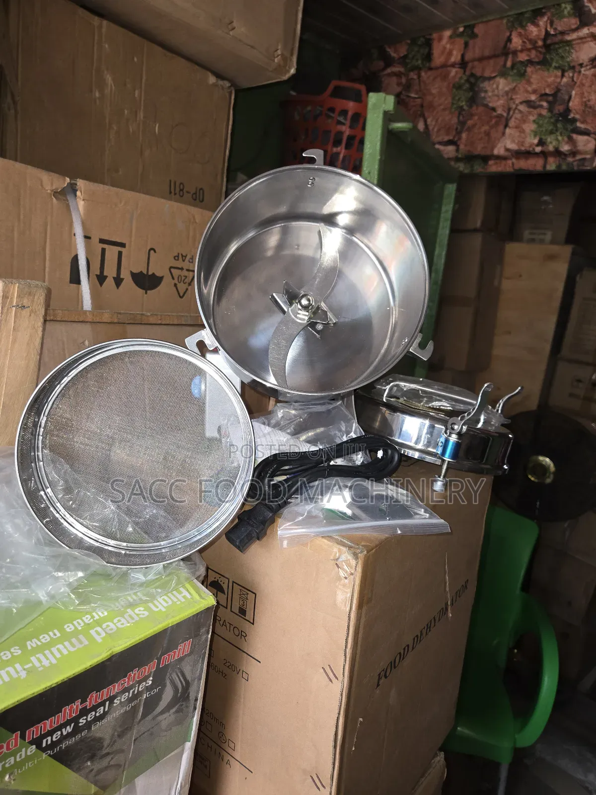 Commercial Grinder (2,500 Grams)