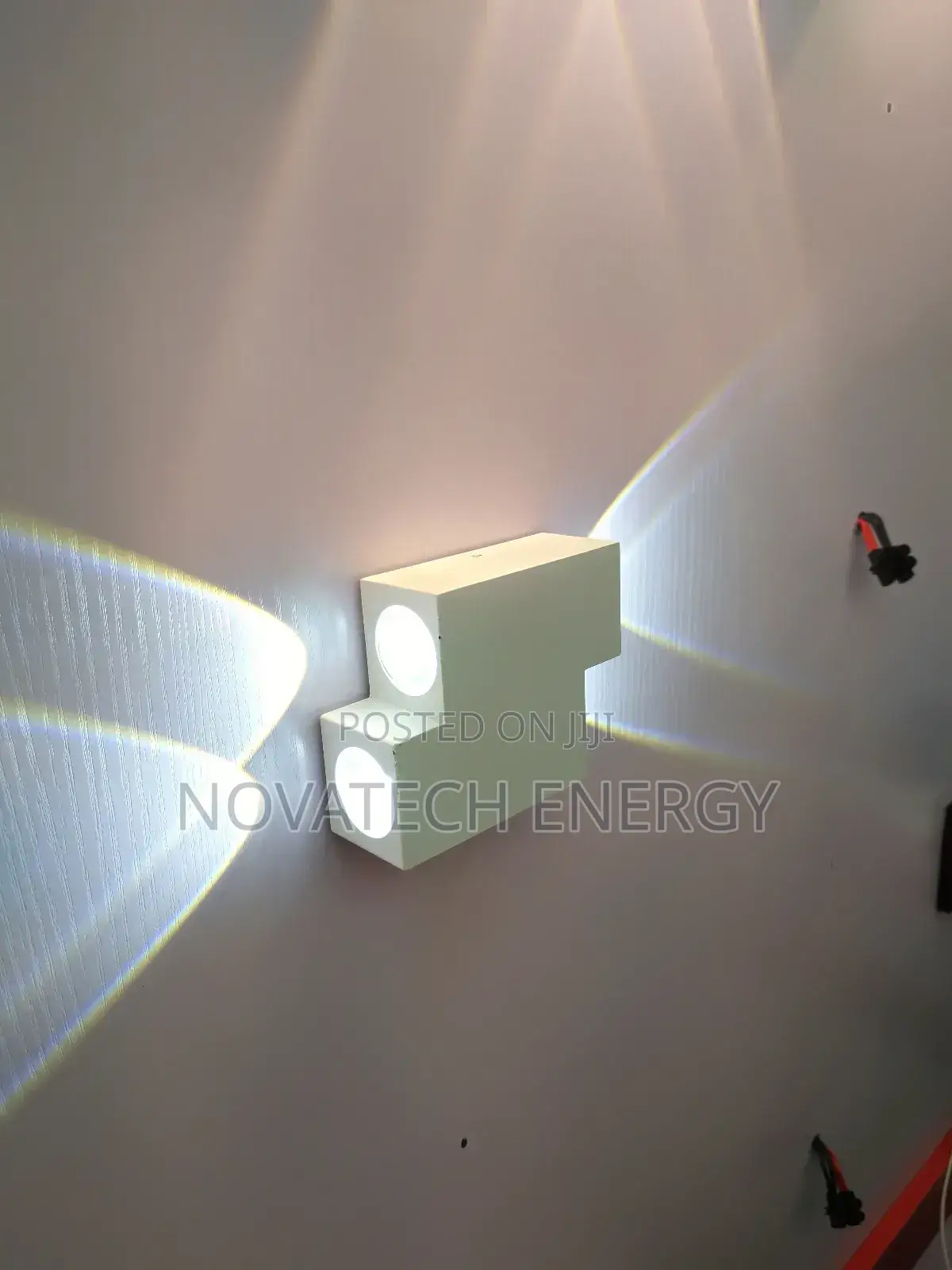 4 Way Outdoor Wall Bracket With White and Warm White Lights