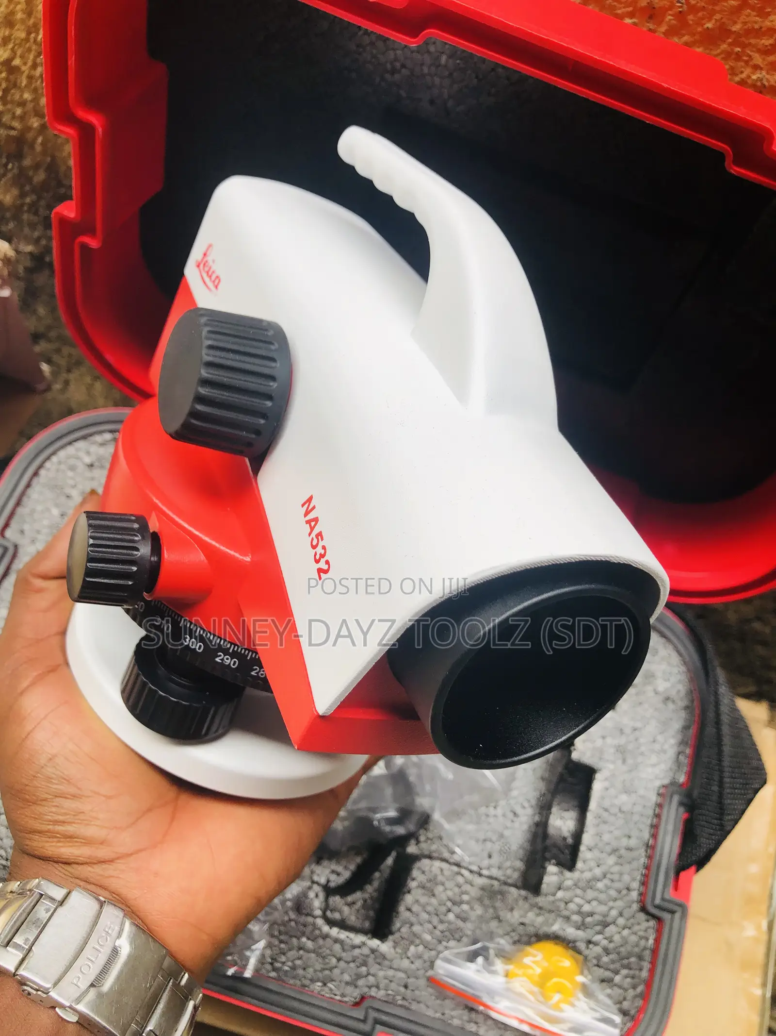 Leica Measuring Instrument