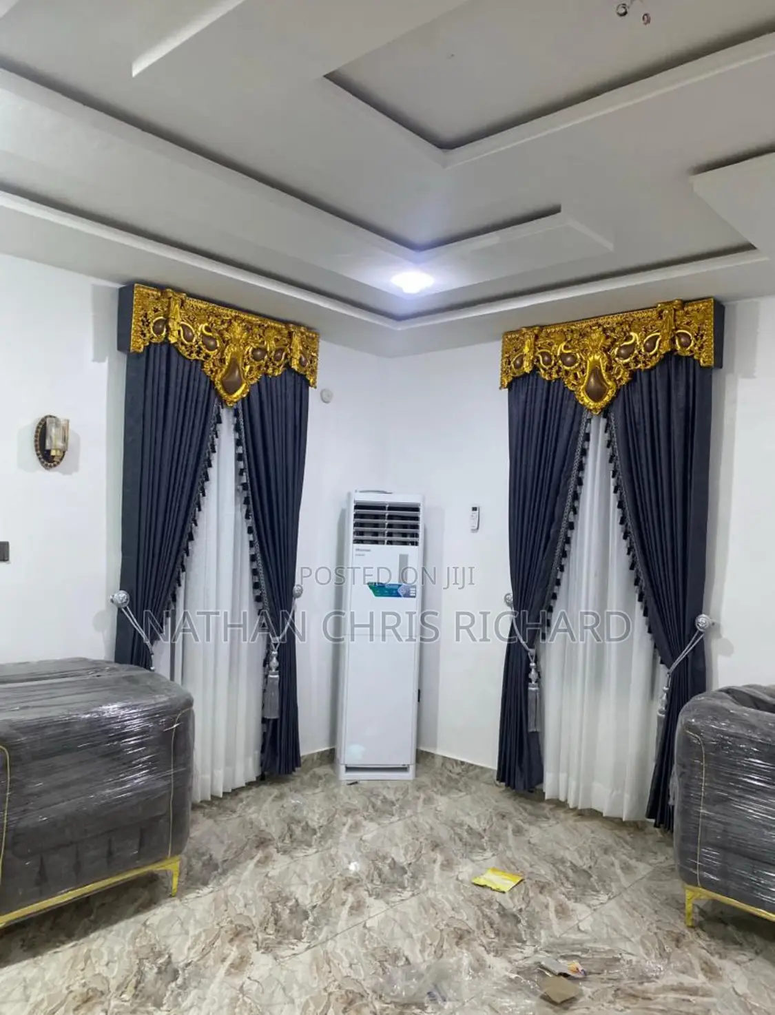 Organized Grey Curtain With Royal Tops