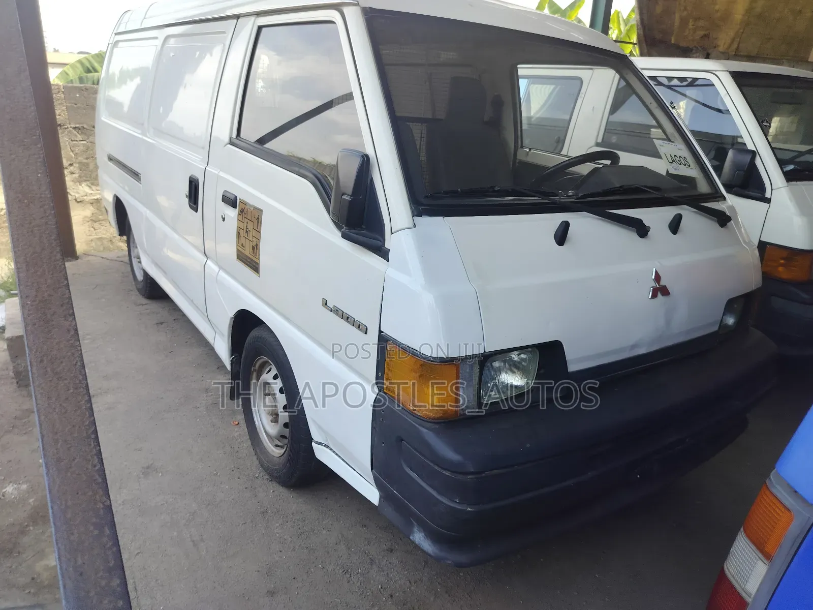 Mitsubishi L300 2008 White