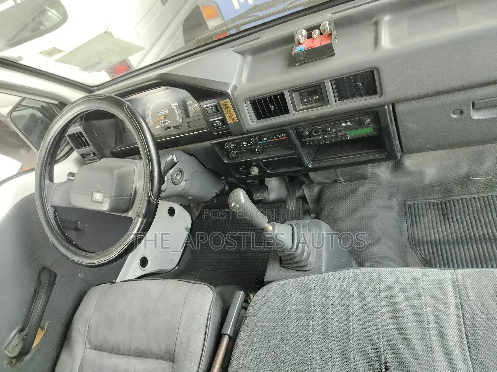 Mitsubishi L300 2008 White