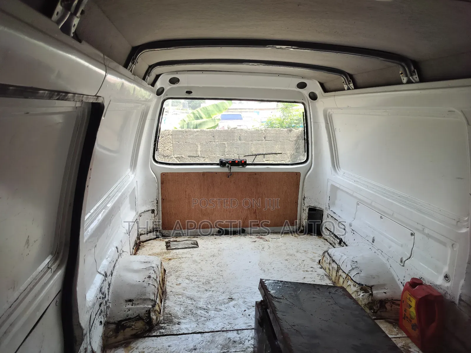 Mitsubishi L300 2007 White