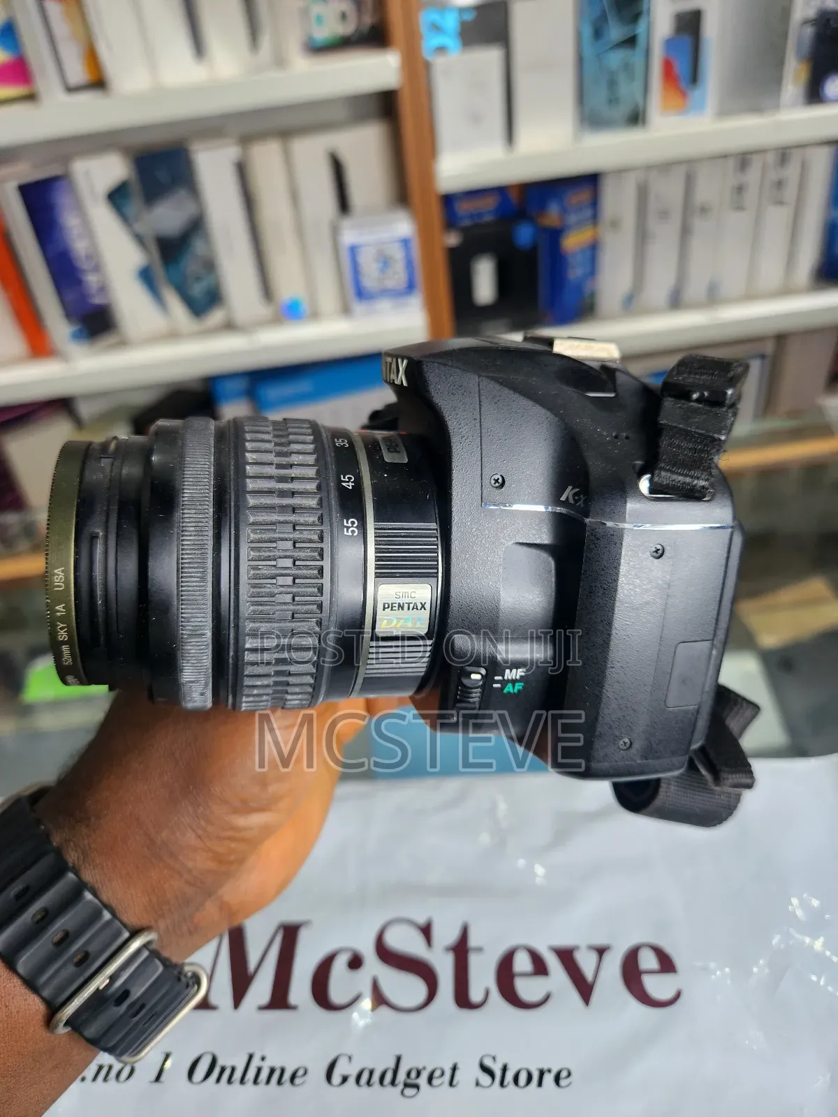 Pentax K-X DSLR Pictures/Video Camera With 18-55mm Lens