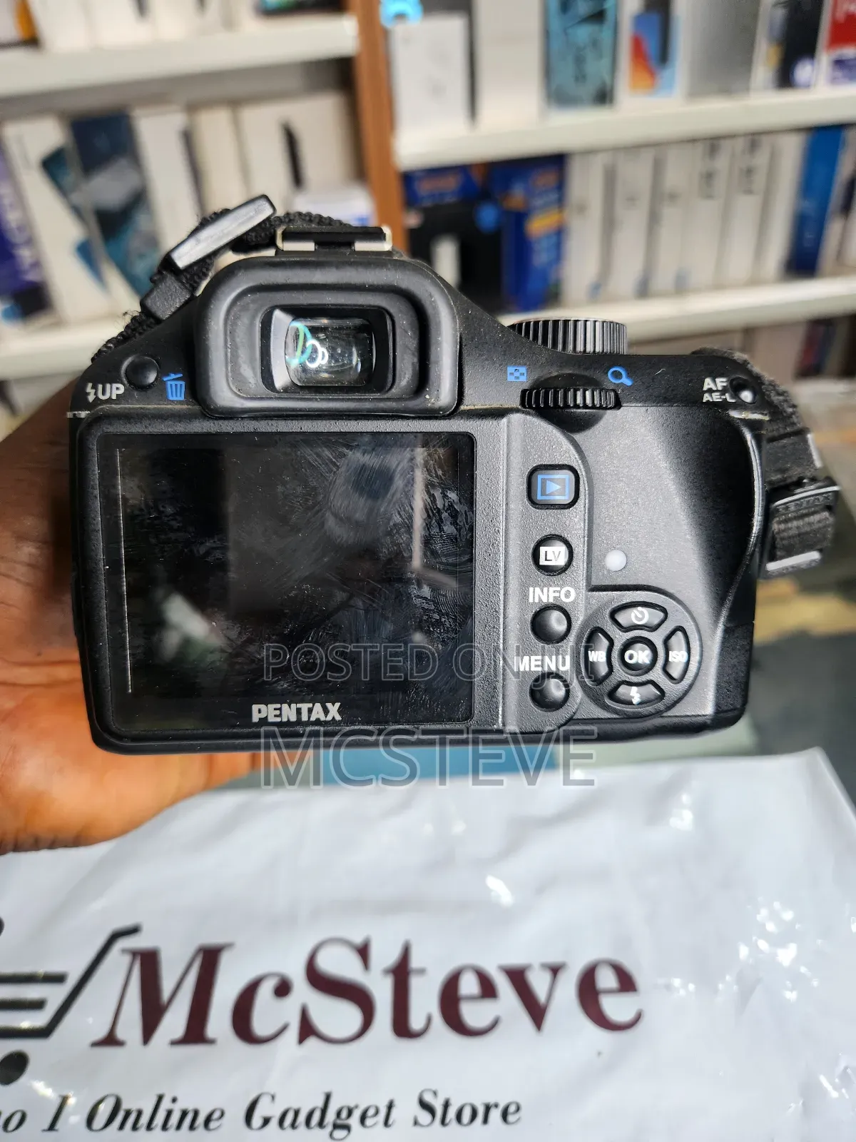 Pentax K-X DSLR Pictures/Video Camera With 18-55mm Lens