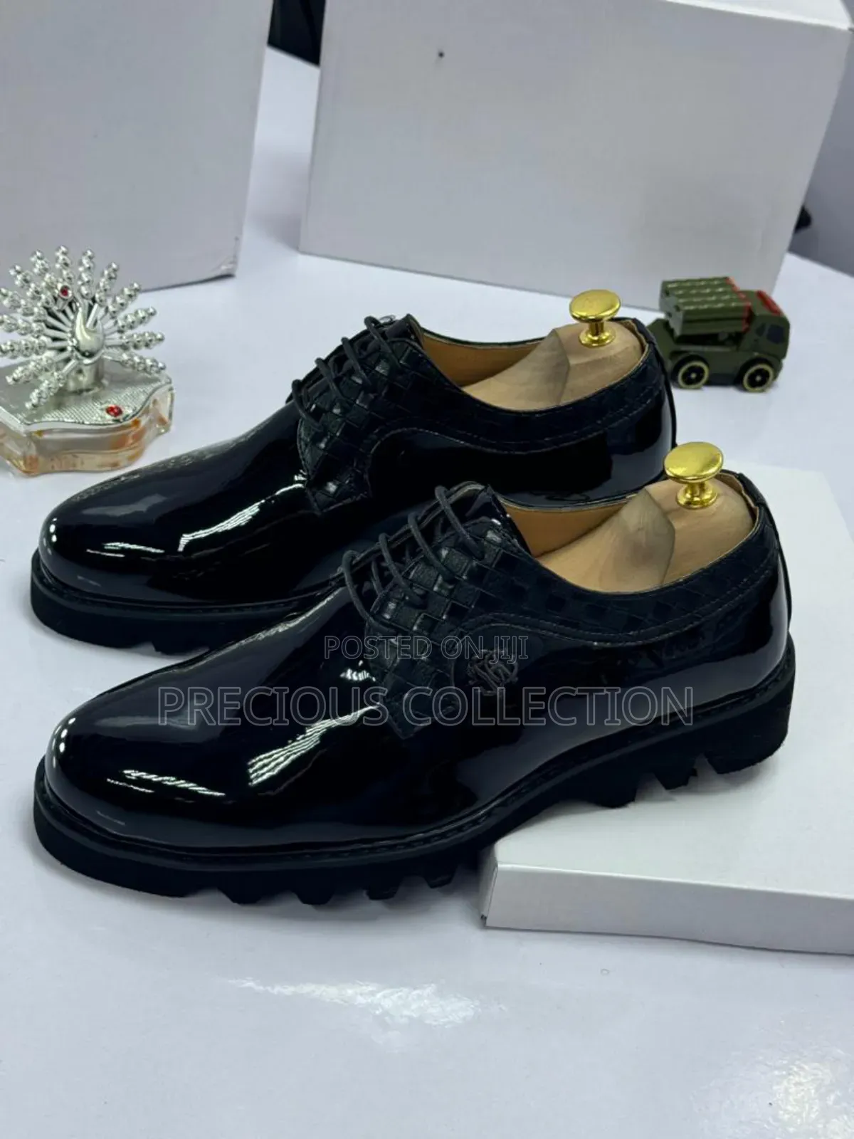 Glossy Leather Roberto Cavalli Lace Up Shoe