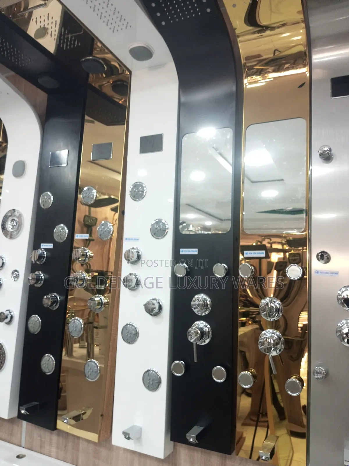 Power Showers With Mirror
