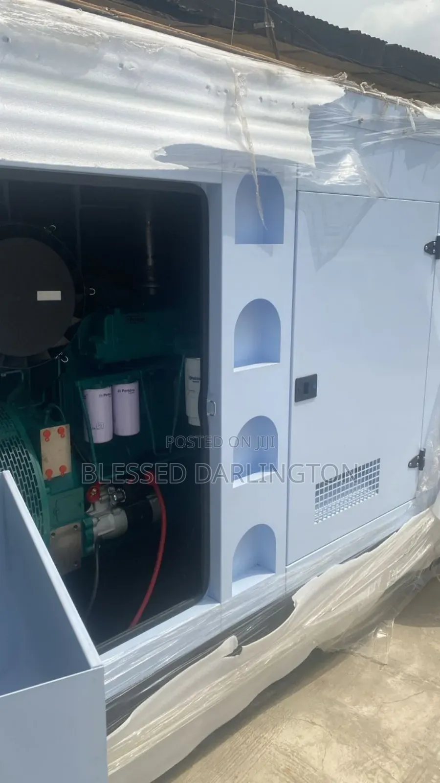 400kva England Soundproof Perkins Generator