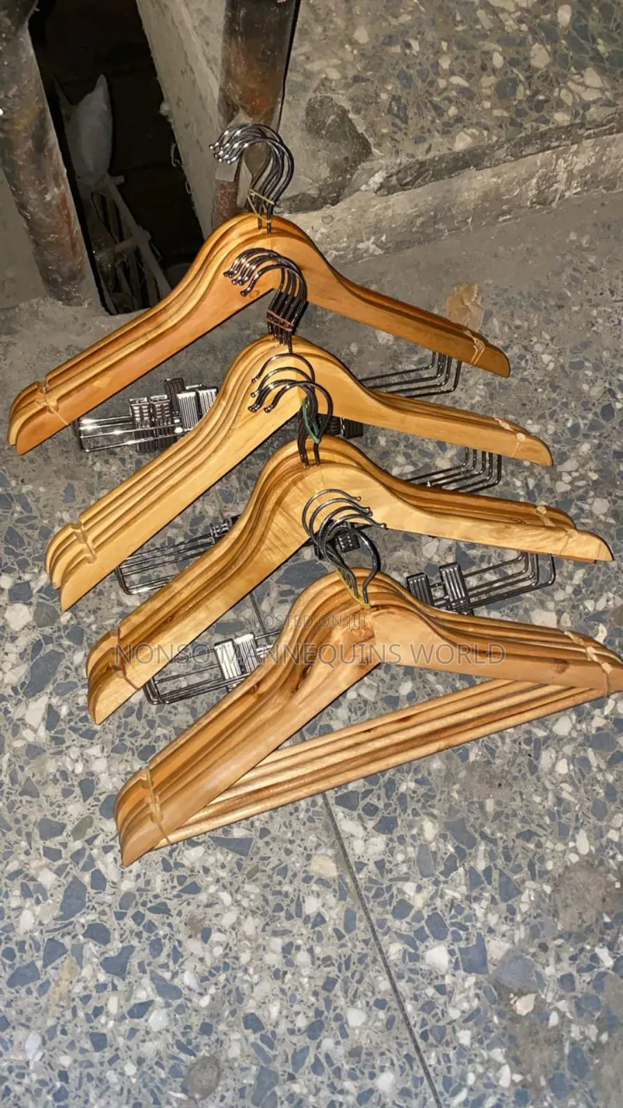 High Quality Wooden Hangers With Clips