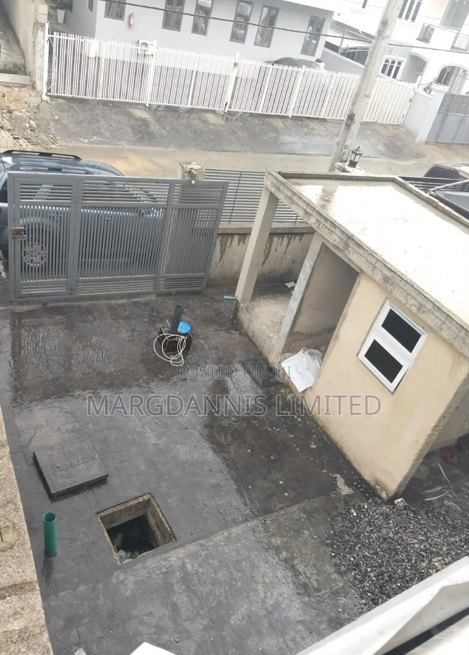 4bdrm Duplex in Ikota, Lagos Island / Lagos Island for sale