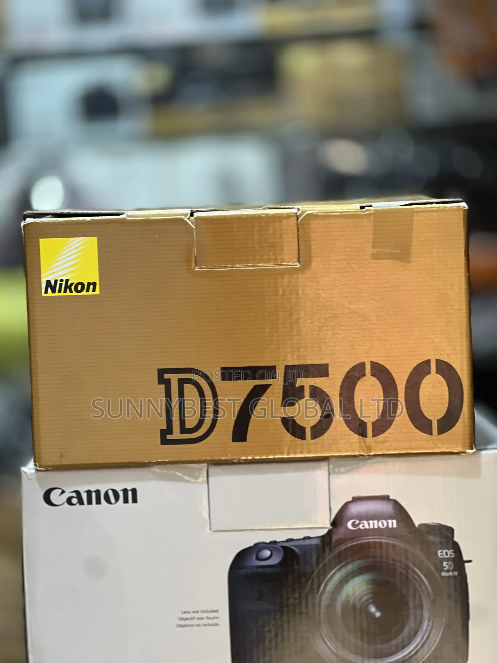 Nikon D7500 With 18-140mm