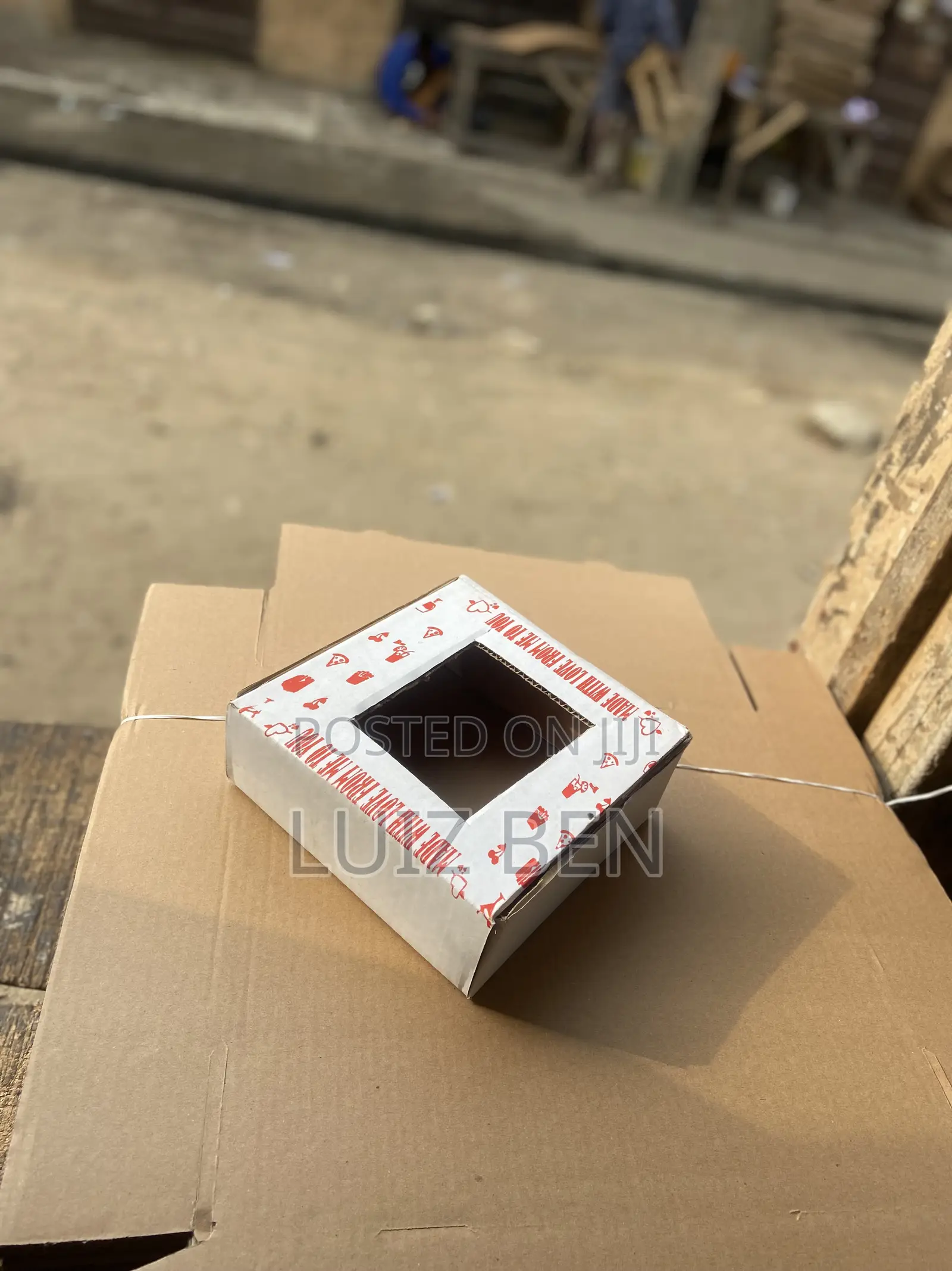 Very Neat Different Size of Pizza and Food Boxes